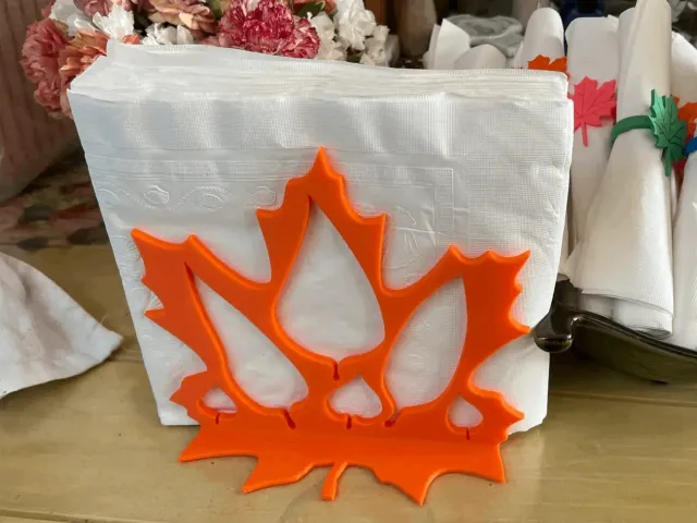 🍁 Bent leaves napkins holder.