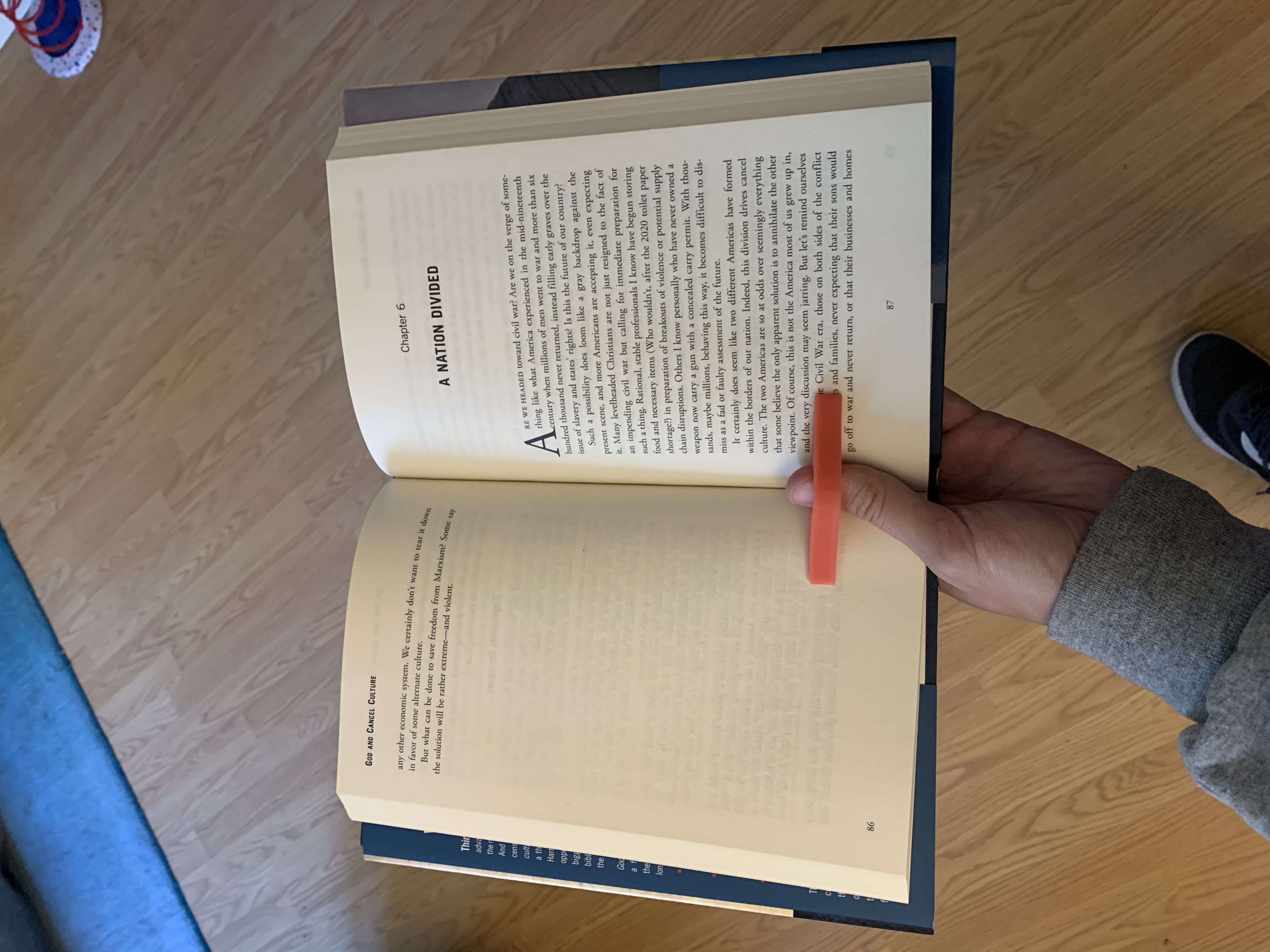 Thumb page holder