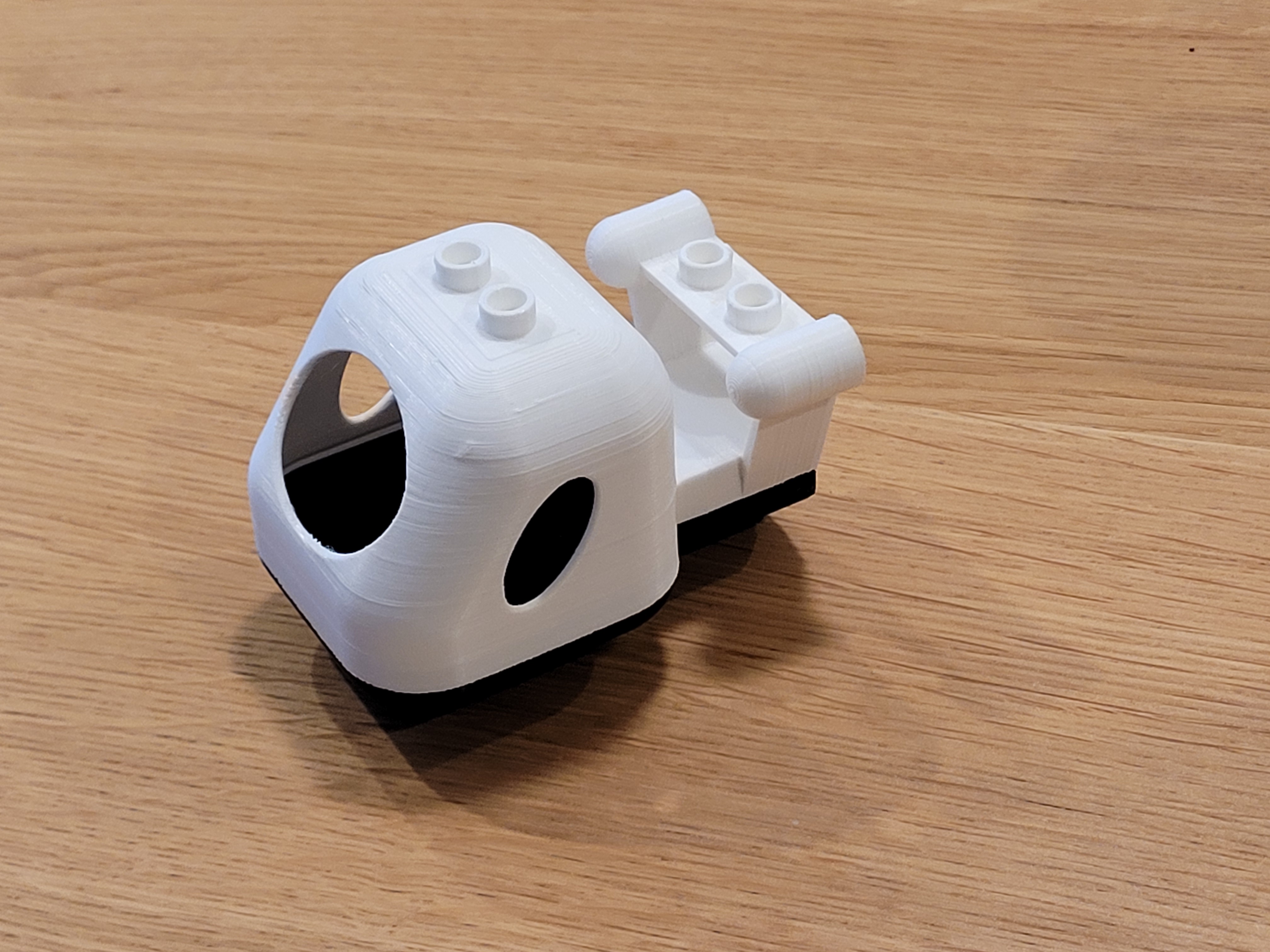Duplo-compatible personal spacecraft