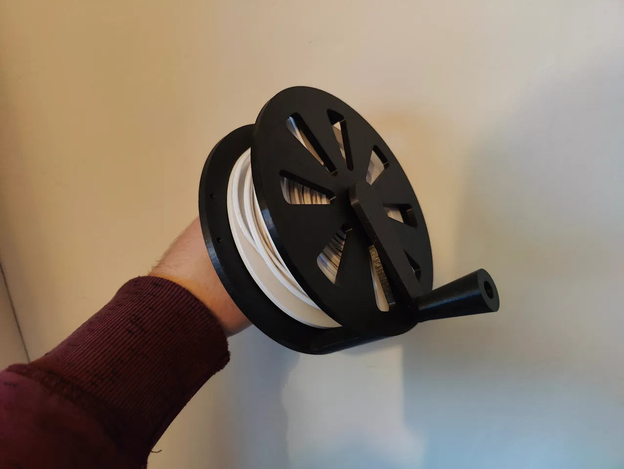 Cable Spool and Reel with Keyway and Handle Retention by Lord