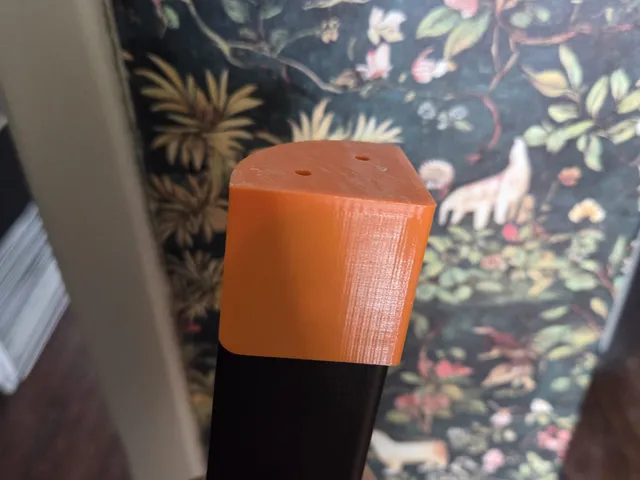 Bror top end table leg piece
