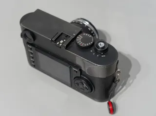 The Thumbamajig, A thumb grip for the Leica M8 / M9