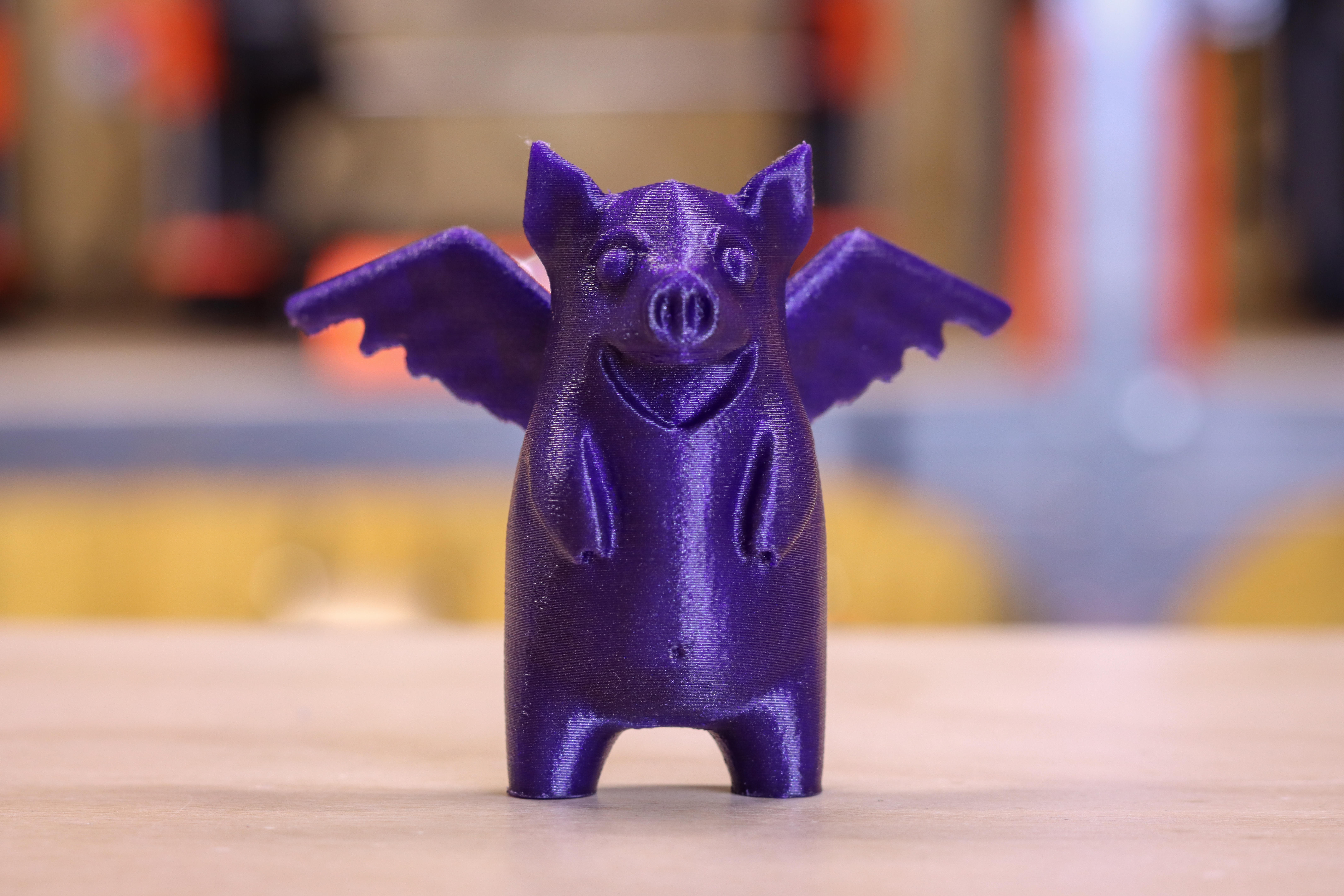 Pig with wings (Prase s křídly)