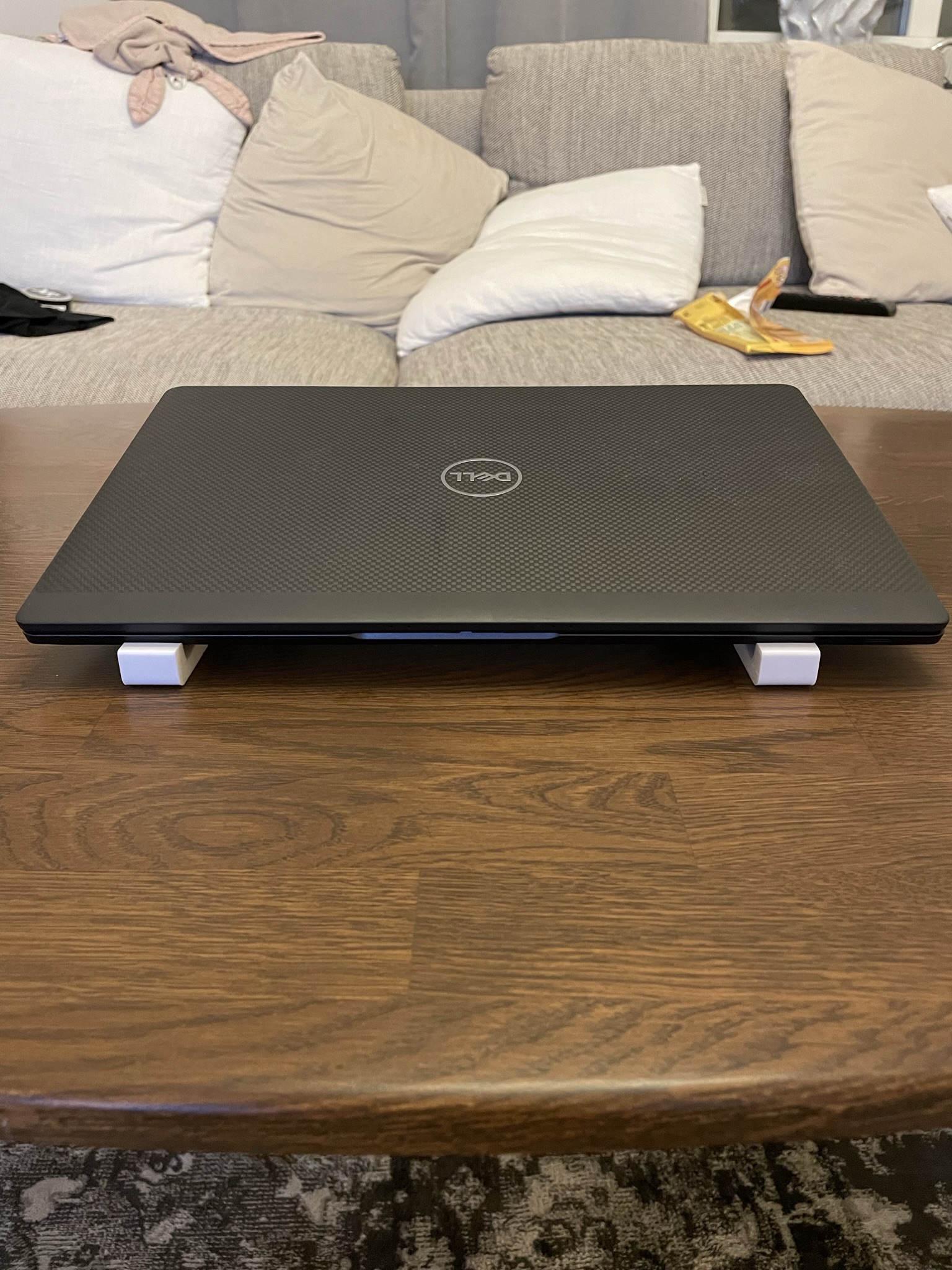 Low profile laptop stand/riser. 3 different sizes by rikskeff