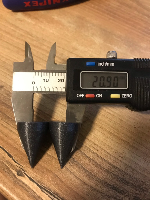 Caliper hole distance adapter