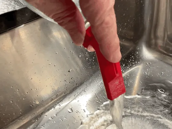 Spout with Air Brake for PET-Bottle