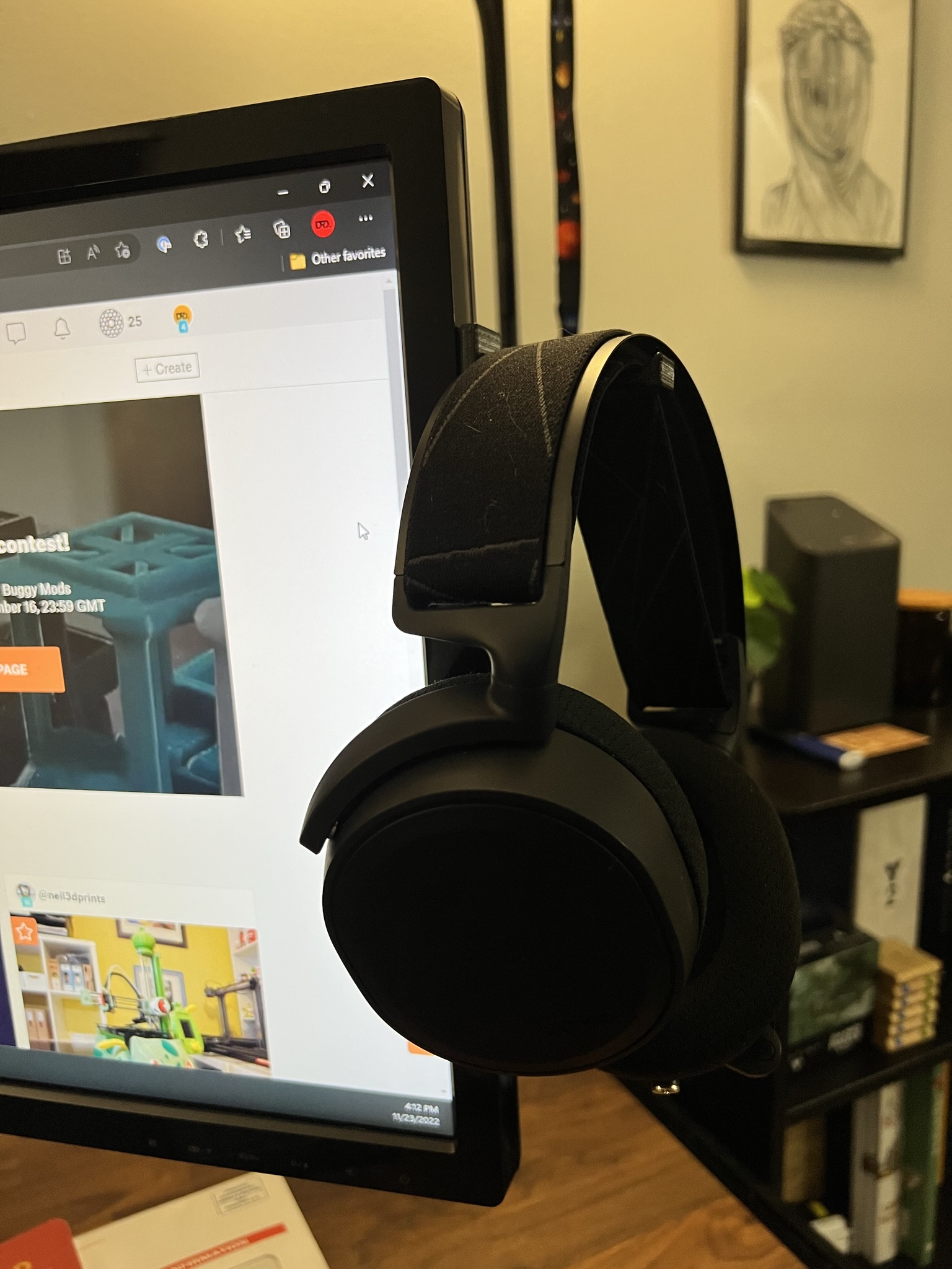 Monitor Headphone Mount by drd_dev Download free STL model
