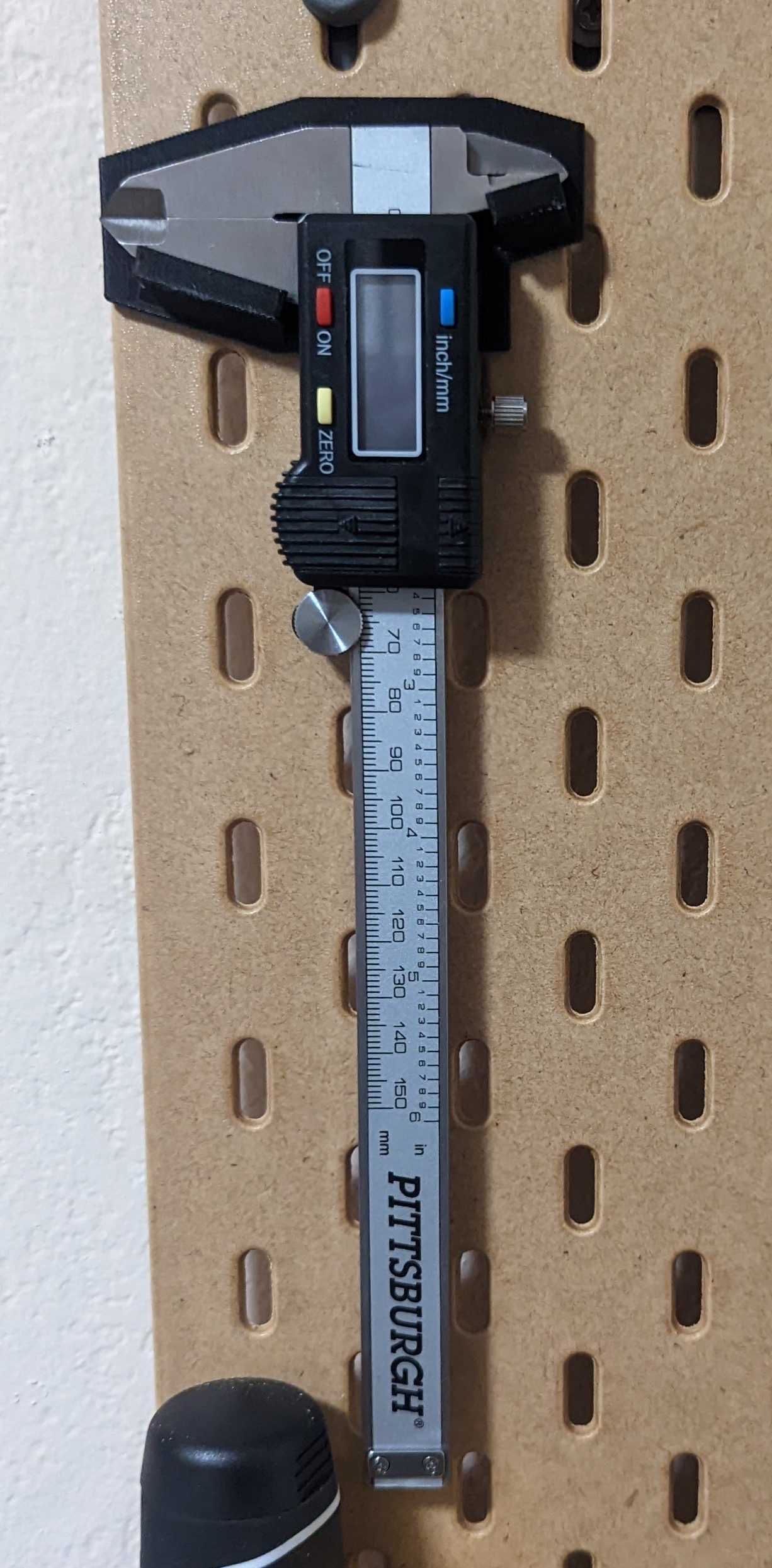 Skadis - Pittsburgh caliper holder
