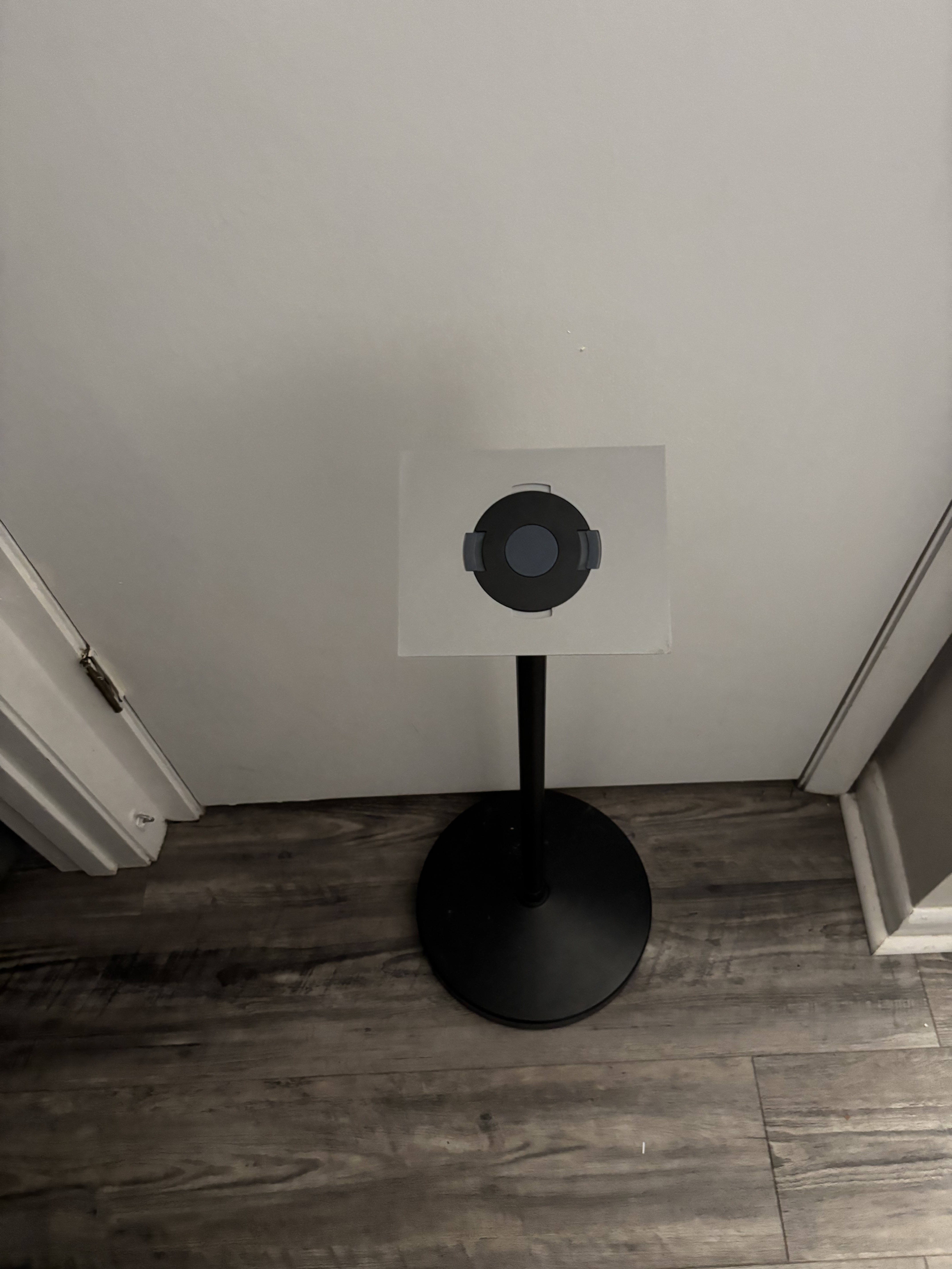 Adapter for displays 2 go iPad stand