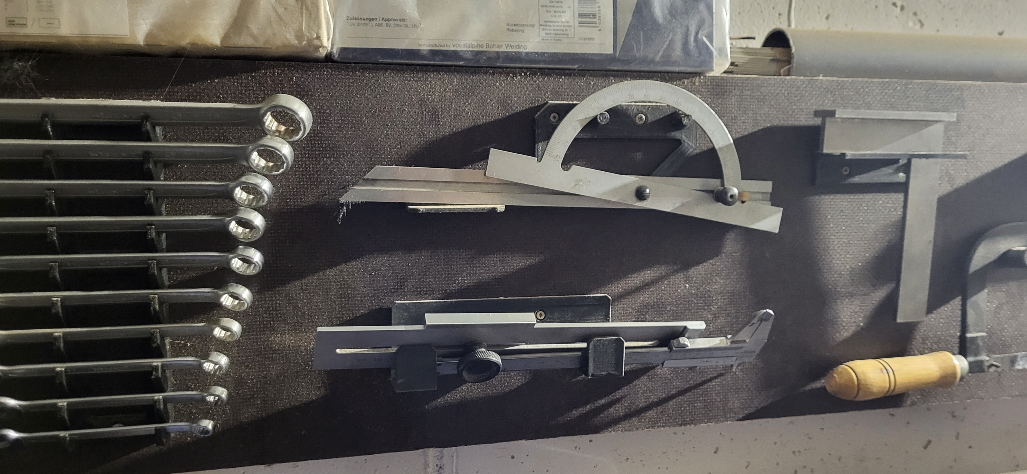 simple tool holder for marking gauge