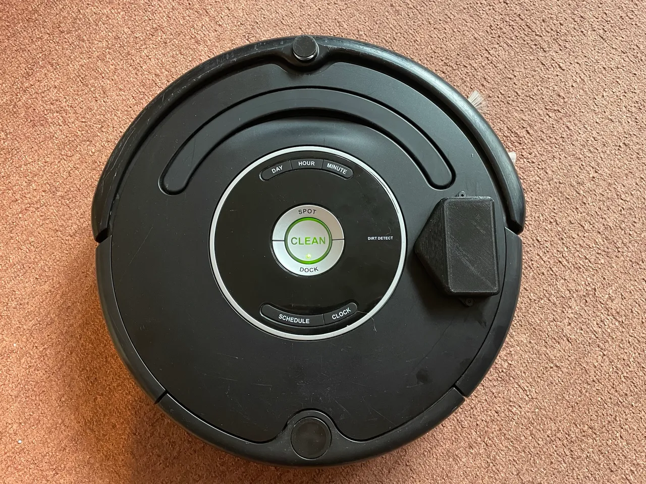 iRobot Roomba 581 Robot Vacuum Cleaner 3D model - Download