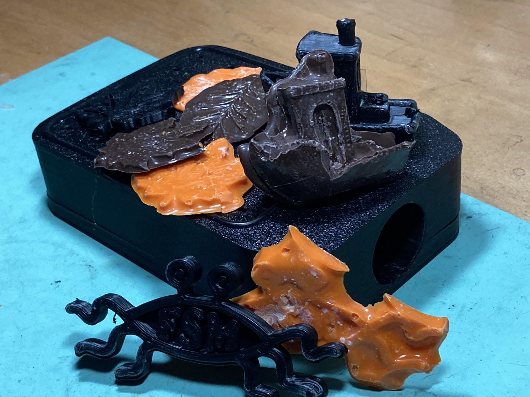 Make-it-a-Mold Choclifier (1-piece vacuformer for shopvac)