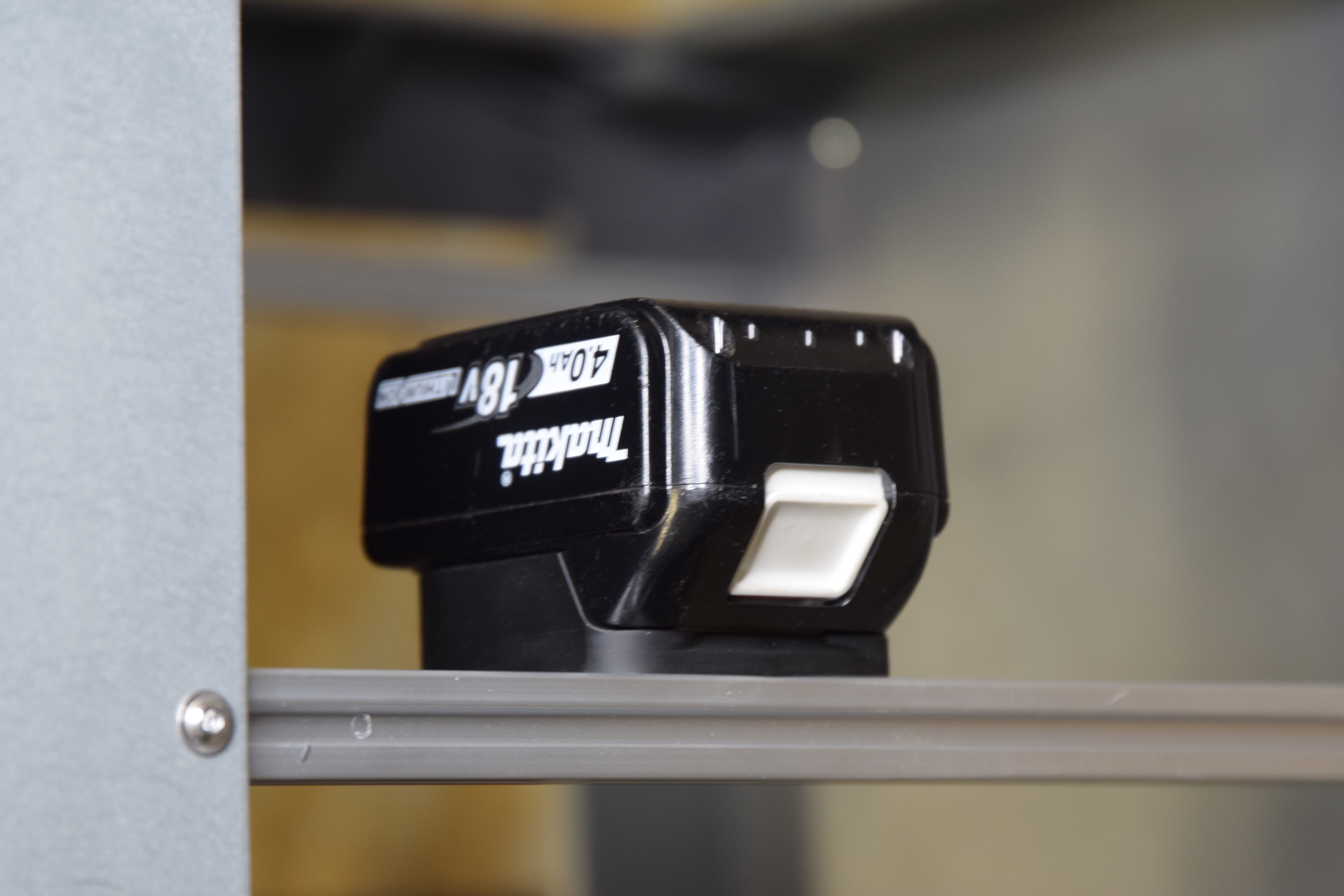 makita battery holder for modumount cart system