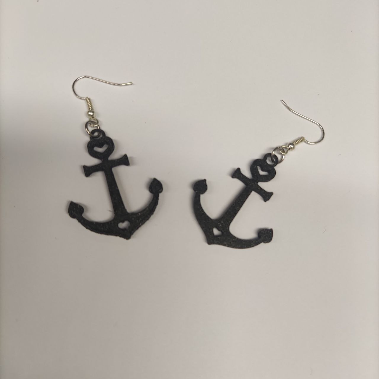 Anchor earring hearth