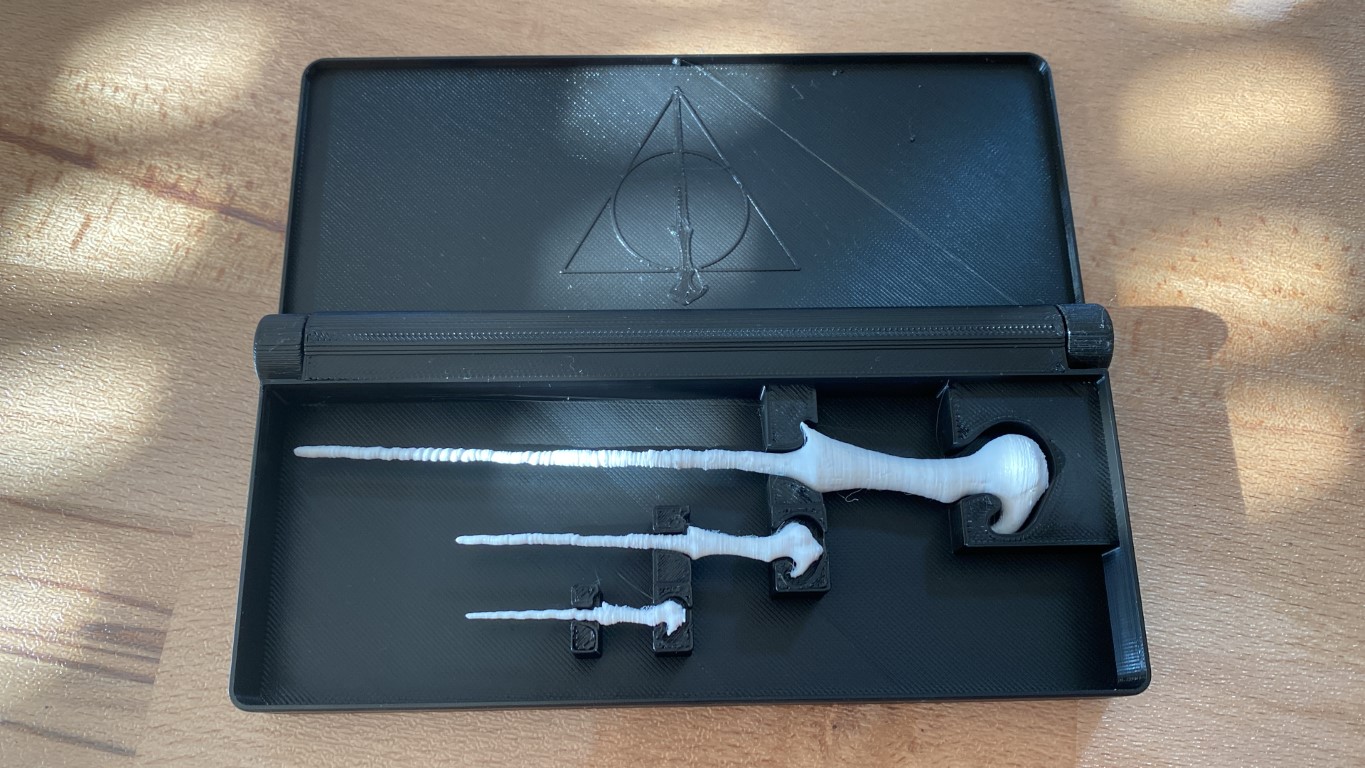 Avidi Kadivi - Voldemort's tiny Wand Box