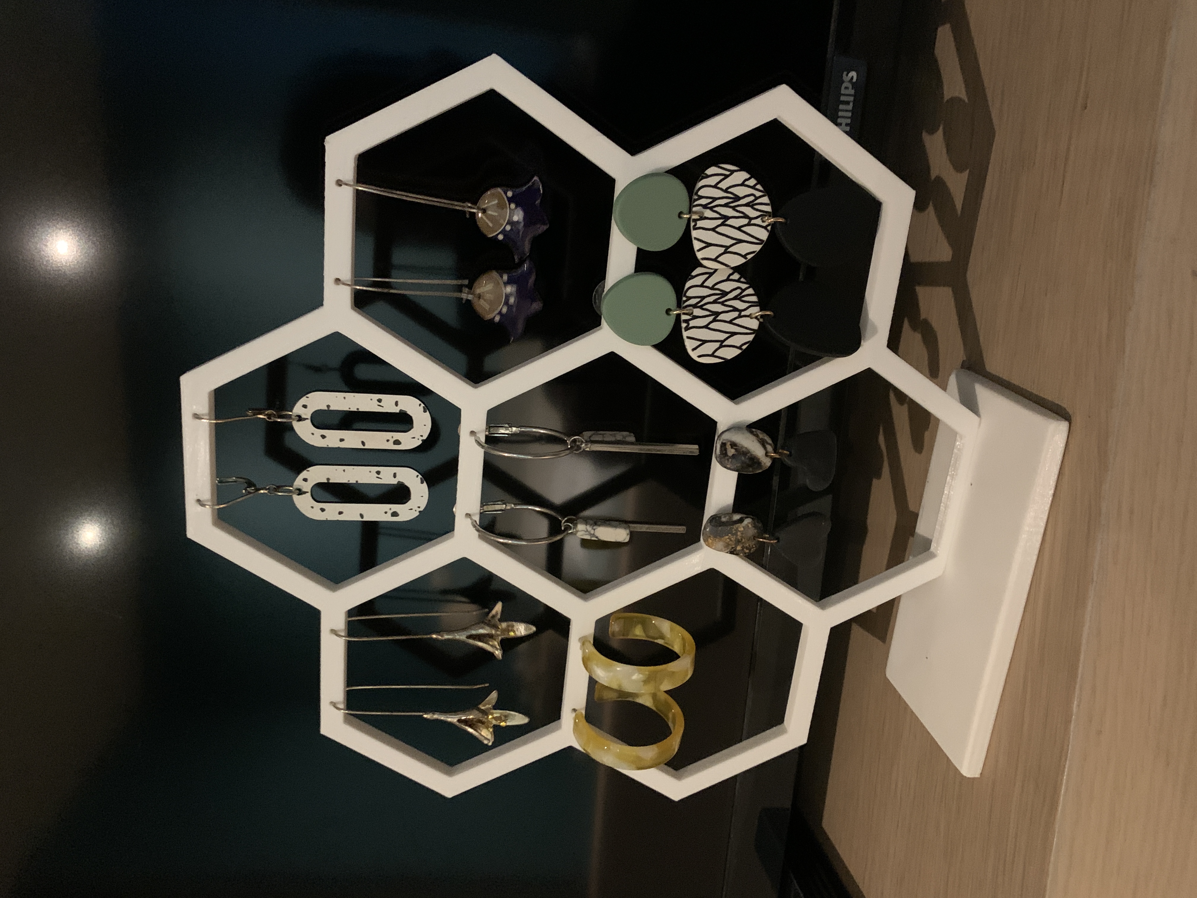 Porte Boucles d'oreilles. ear-ring holder Honeycomb
