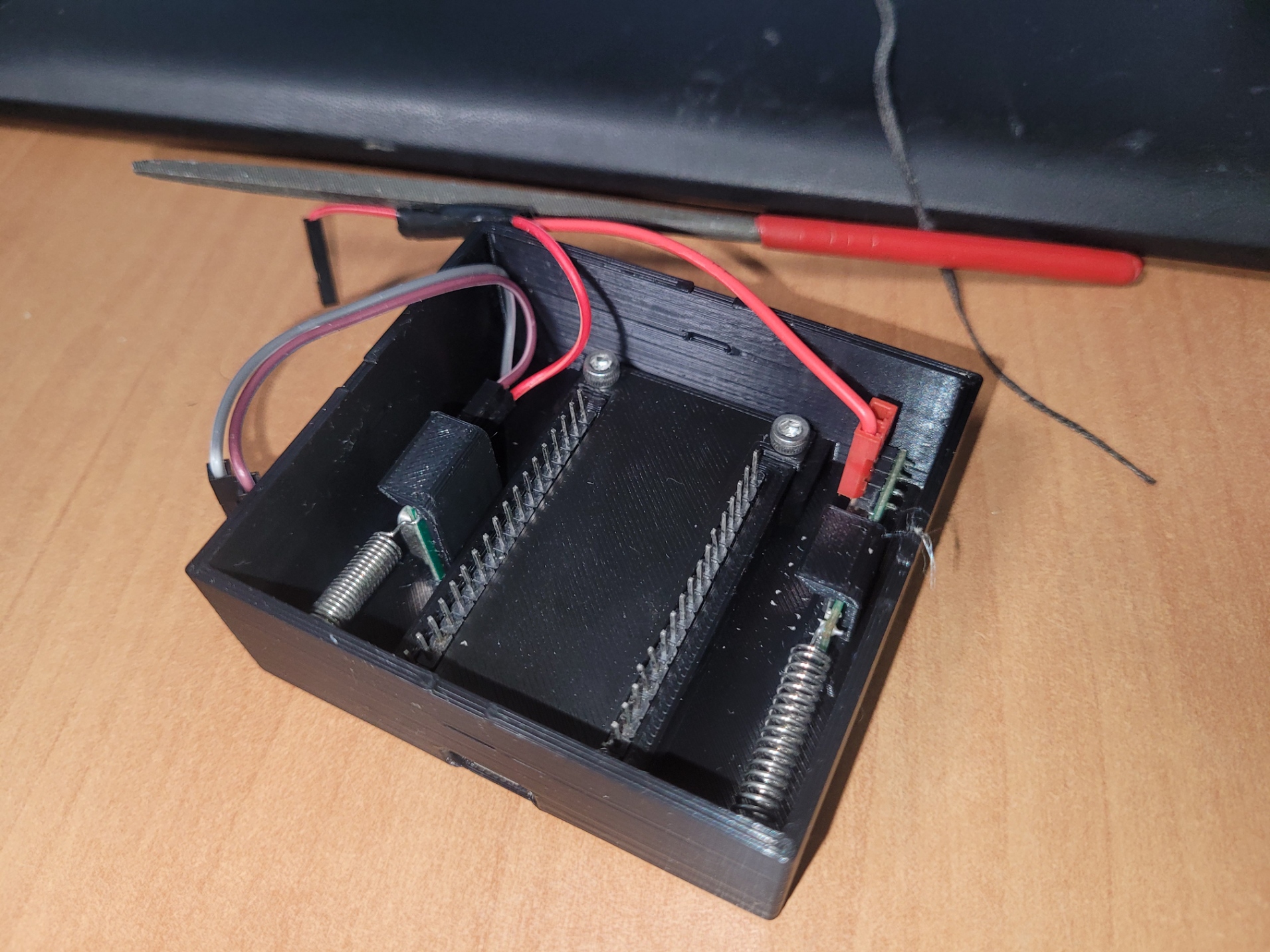 Miniatura 4 do modelo 3D ESP32 v4 433 case