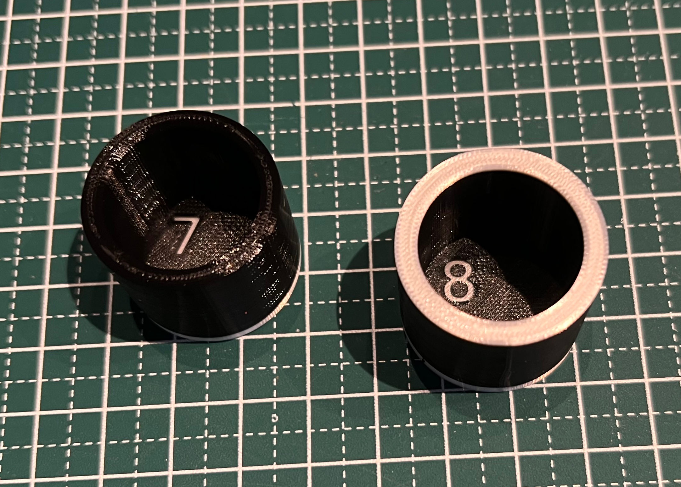 Miniatura 6 do modelo 3D 200 measuring cups