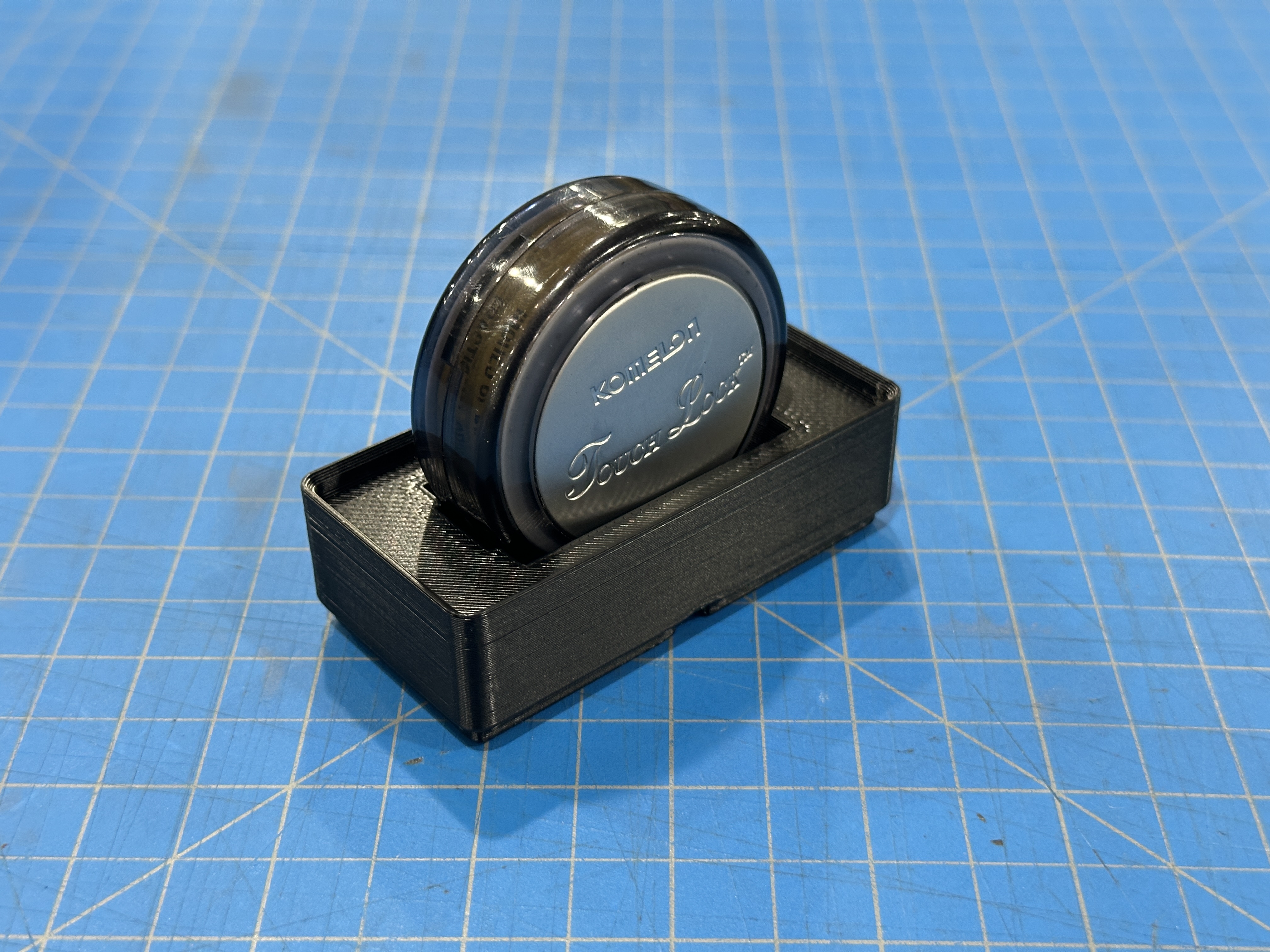 Komelon 3110 Touch Lock 1x2 Gridfinity Bin