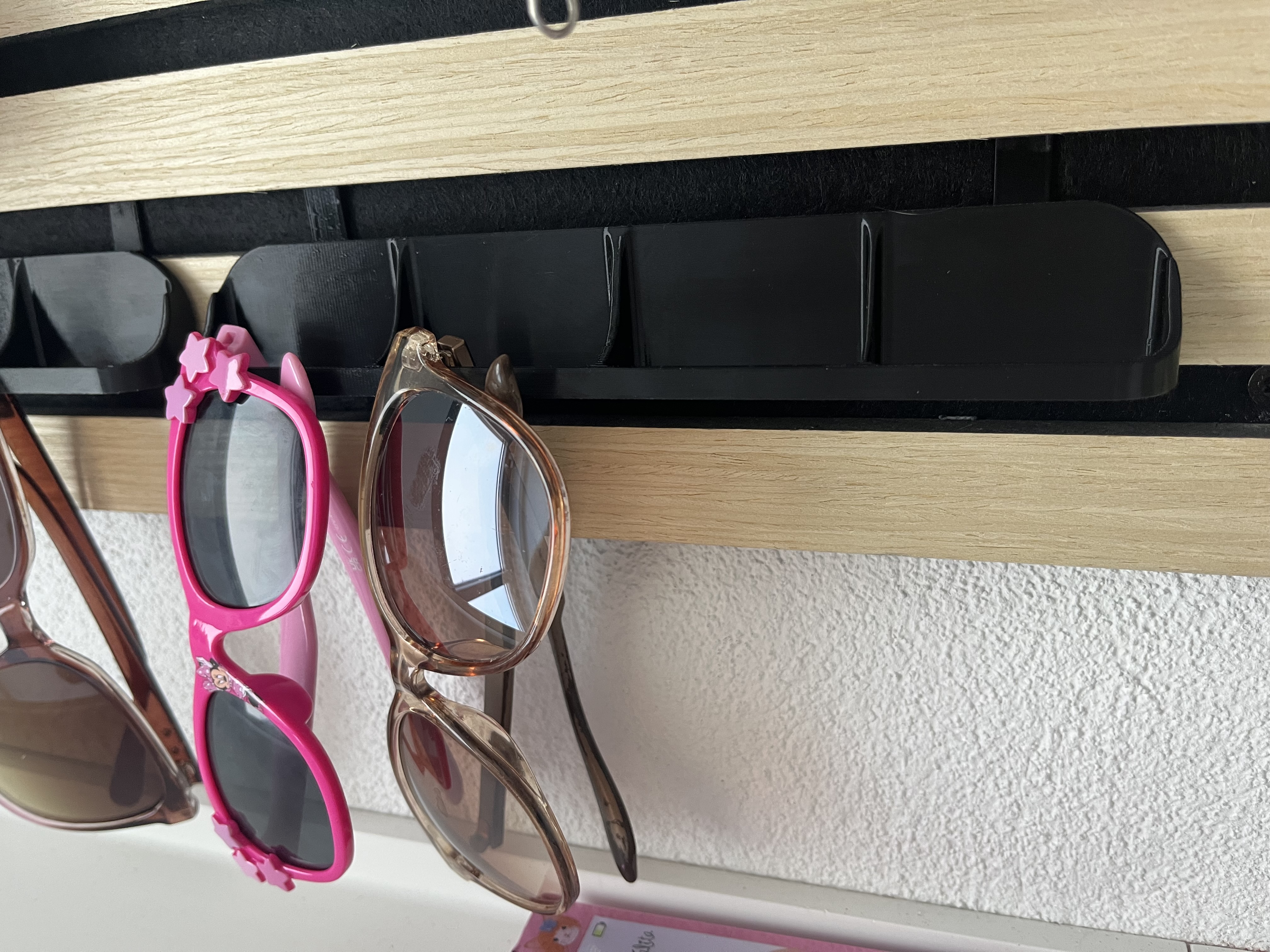 Akustikpaneel Sonnenbrillen-Halter / Sunglasses Holder for Acoustic Panels