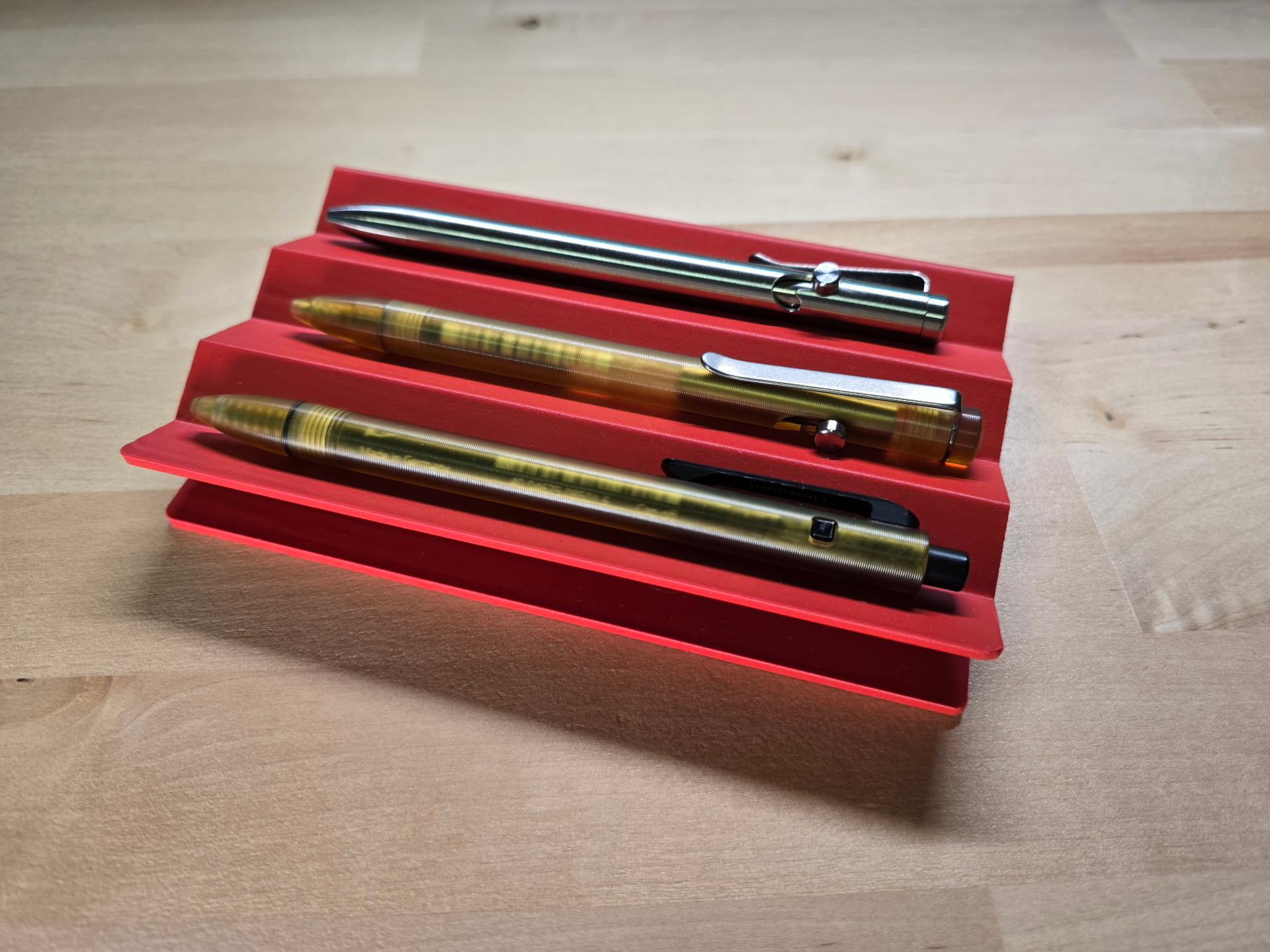 Flotaing Pen Tray
