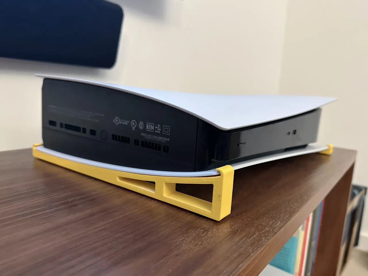 STL file playstation 5 slim stand vertical 🎮・3D print design to  download・Cults