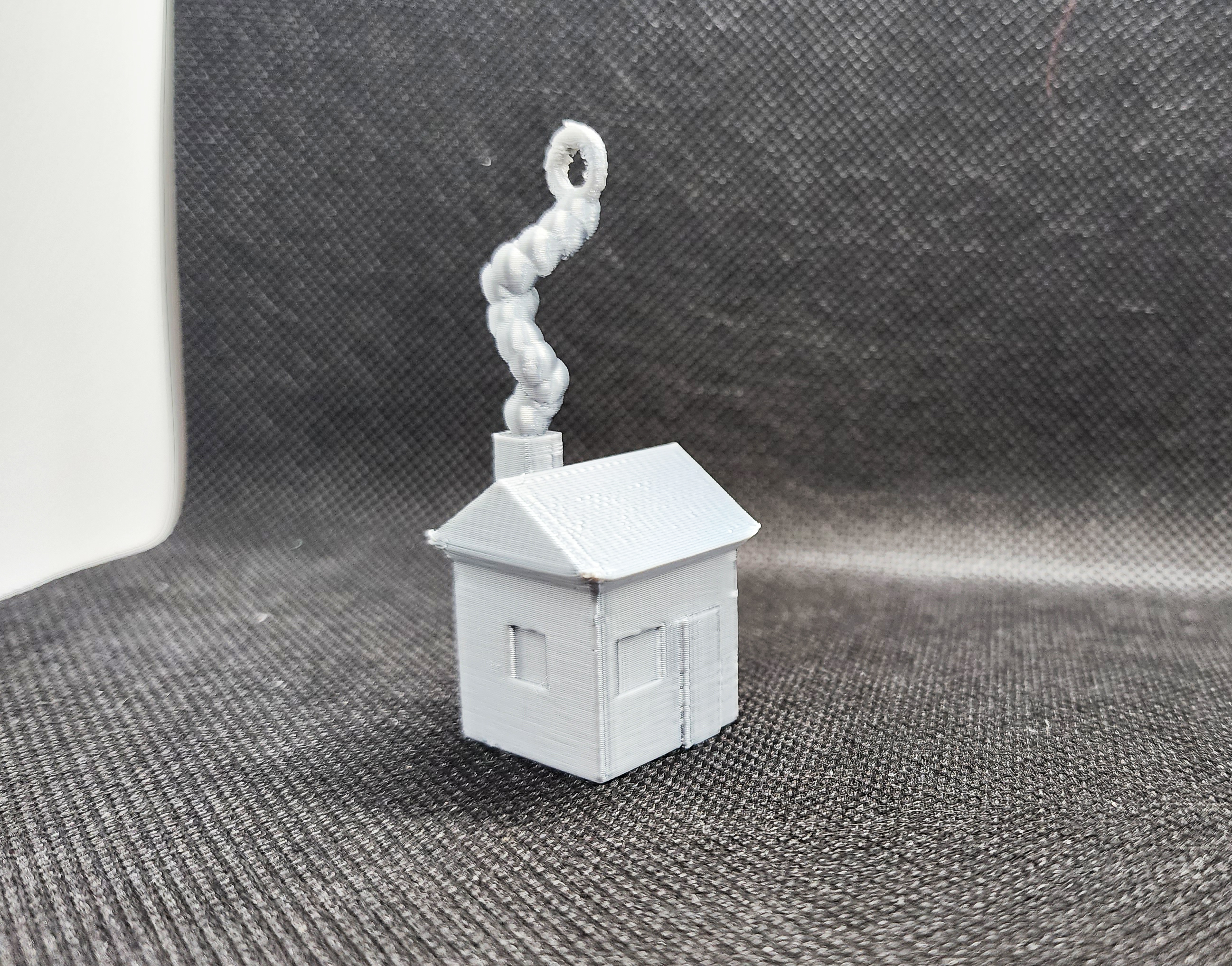 Hanging House Ornament - Stress test