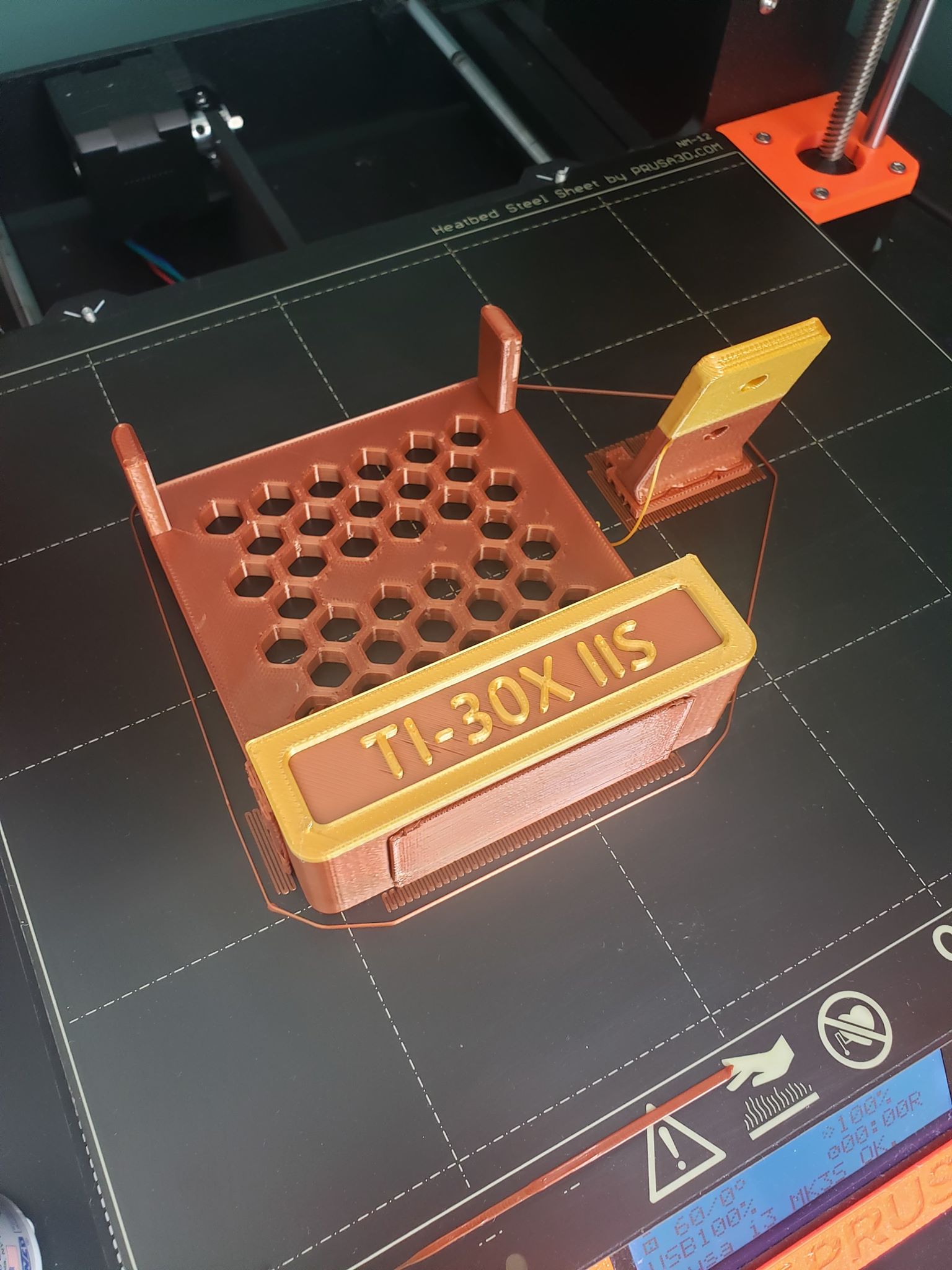 Desktop Calculator Holder (TI30XIIS) by Samson Download free STL