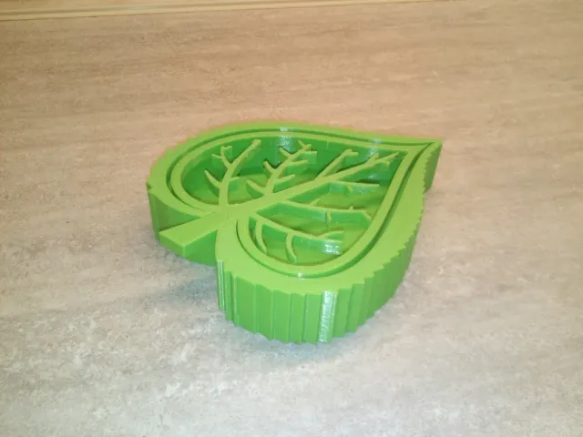 soap holder in the shape of a linden leaf - miska na mýdlo (mýdlenka) lipový list