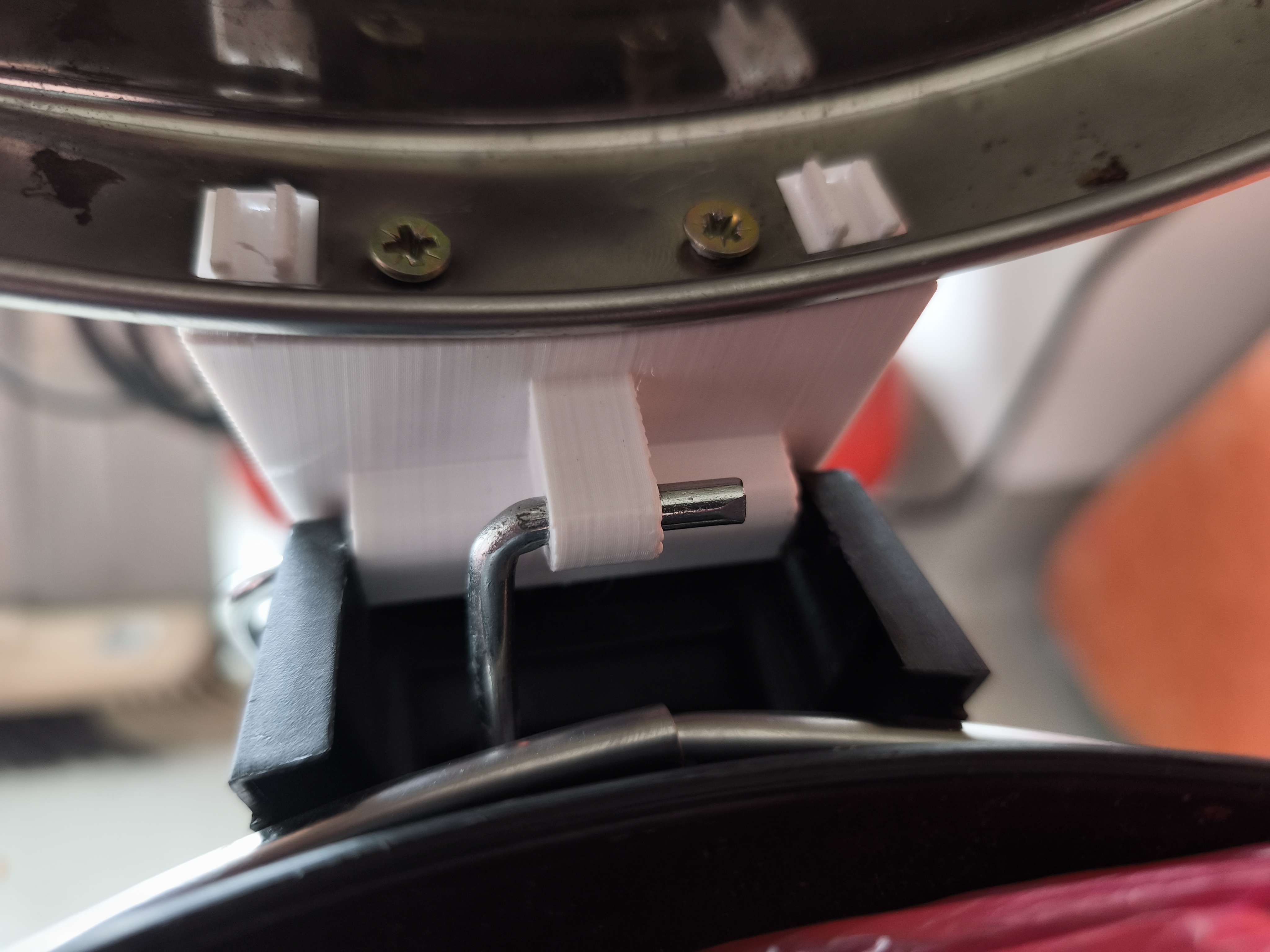 Trash Can Lid Hinge Mount 3D model