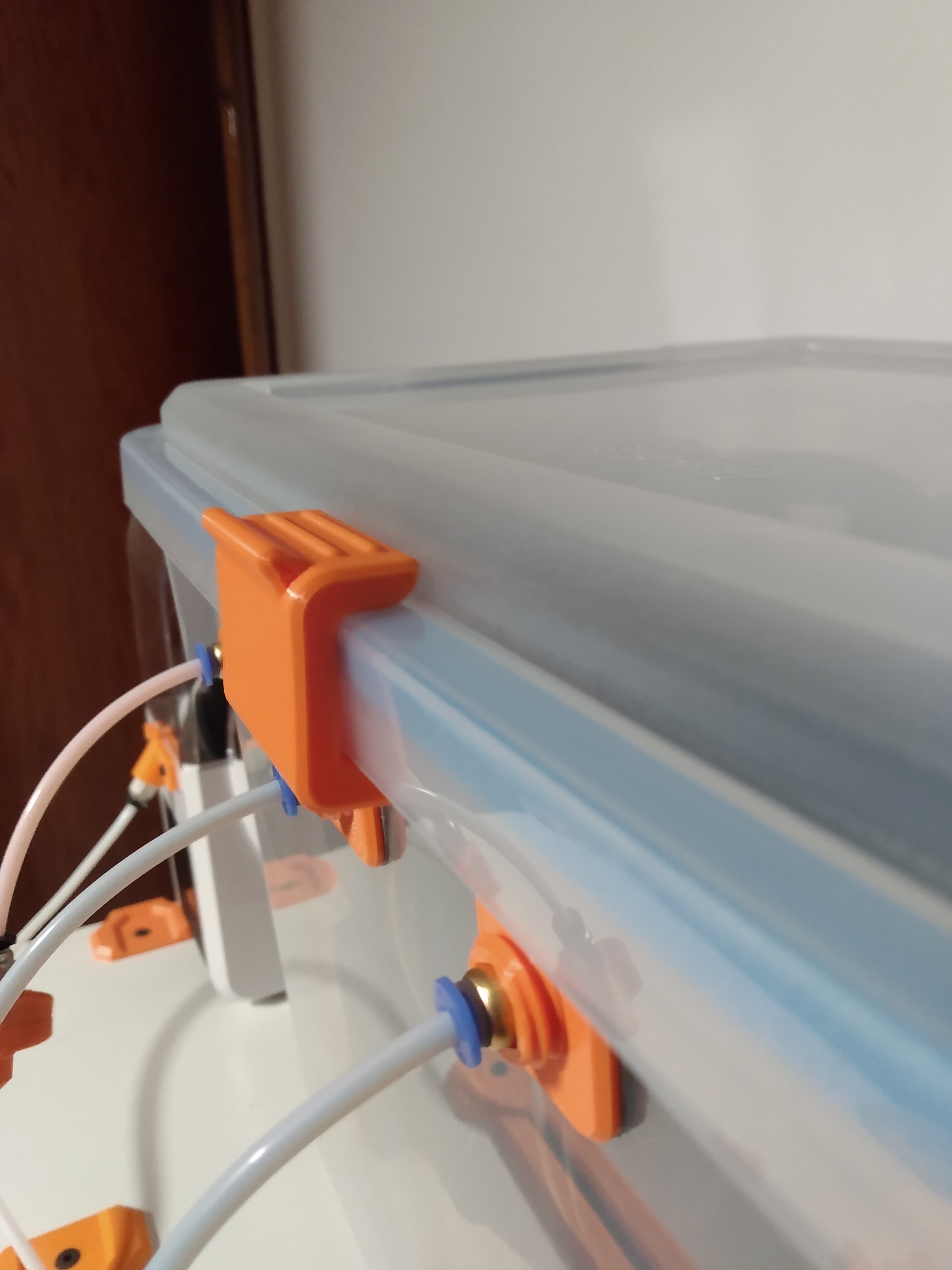 Sterilite gasket dry box clips by GabC Download free STL model