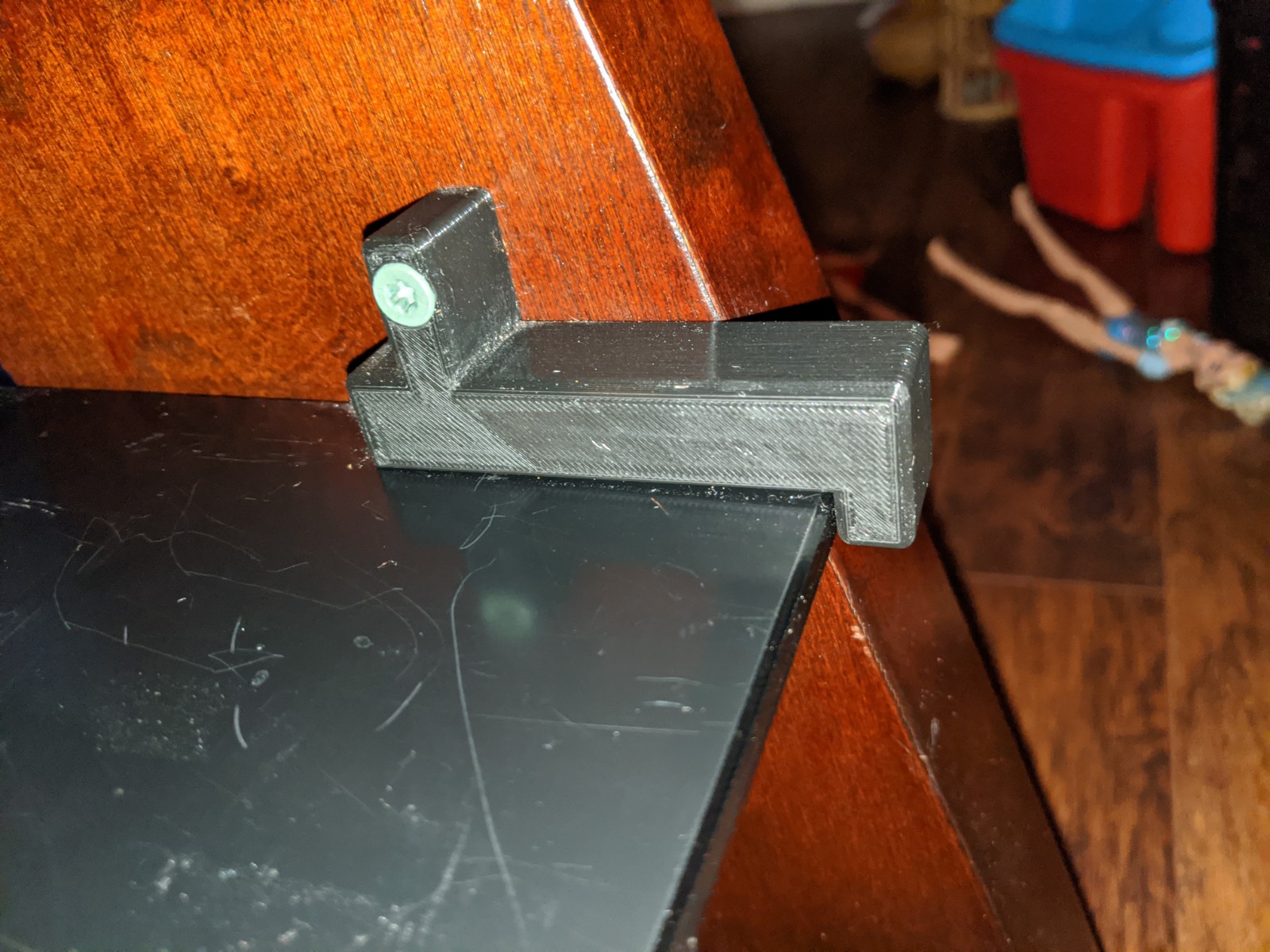 Kid Safe Glass Shelf Bracket