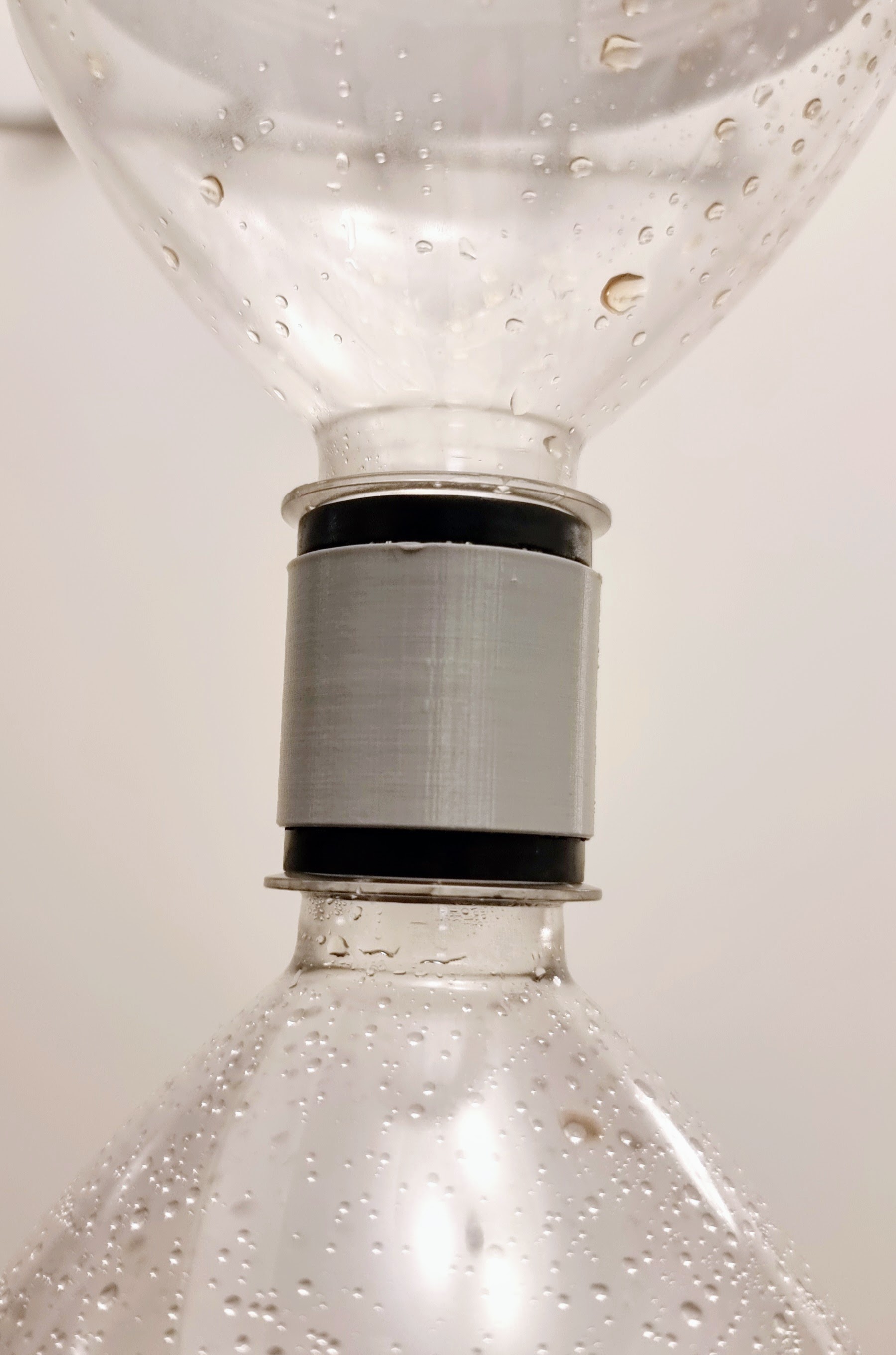 PET Bottle coupler / Hourglass connector