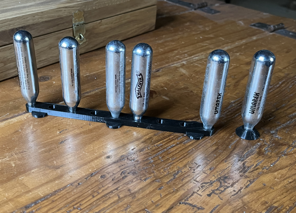 Shooting target - 12g CO2 cartridges