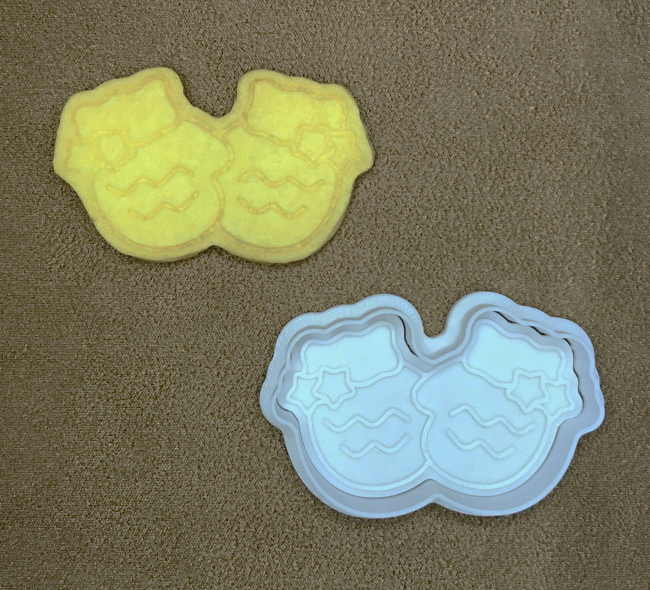 gloves cookie cutter
