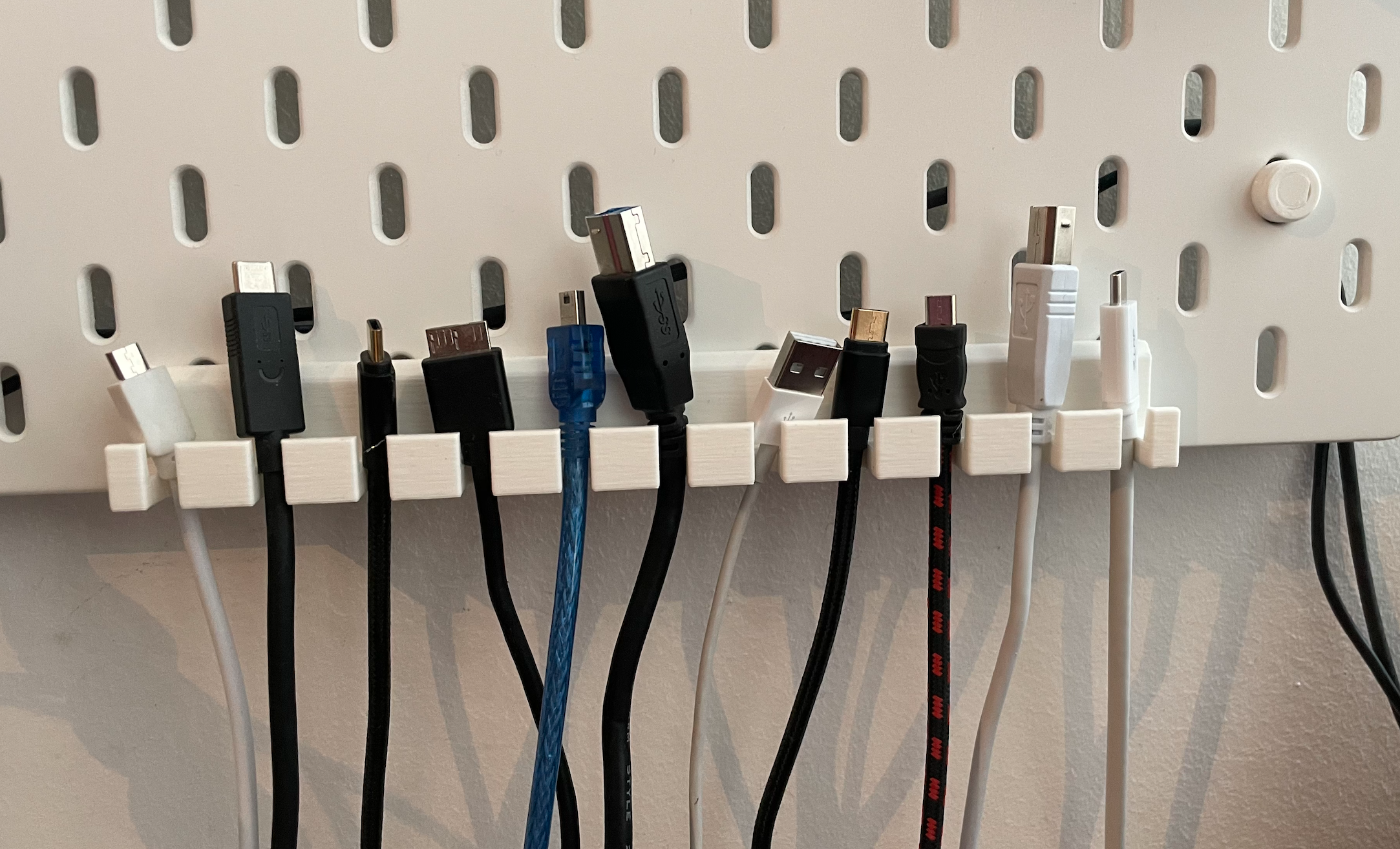 Skadis USB Cables Hanger