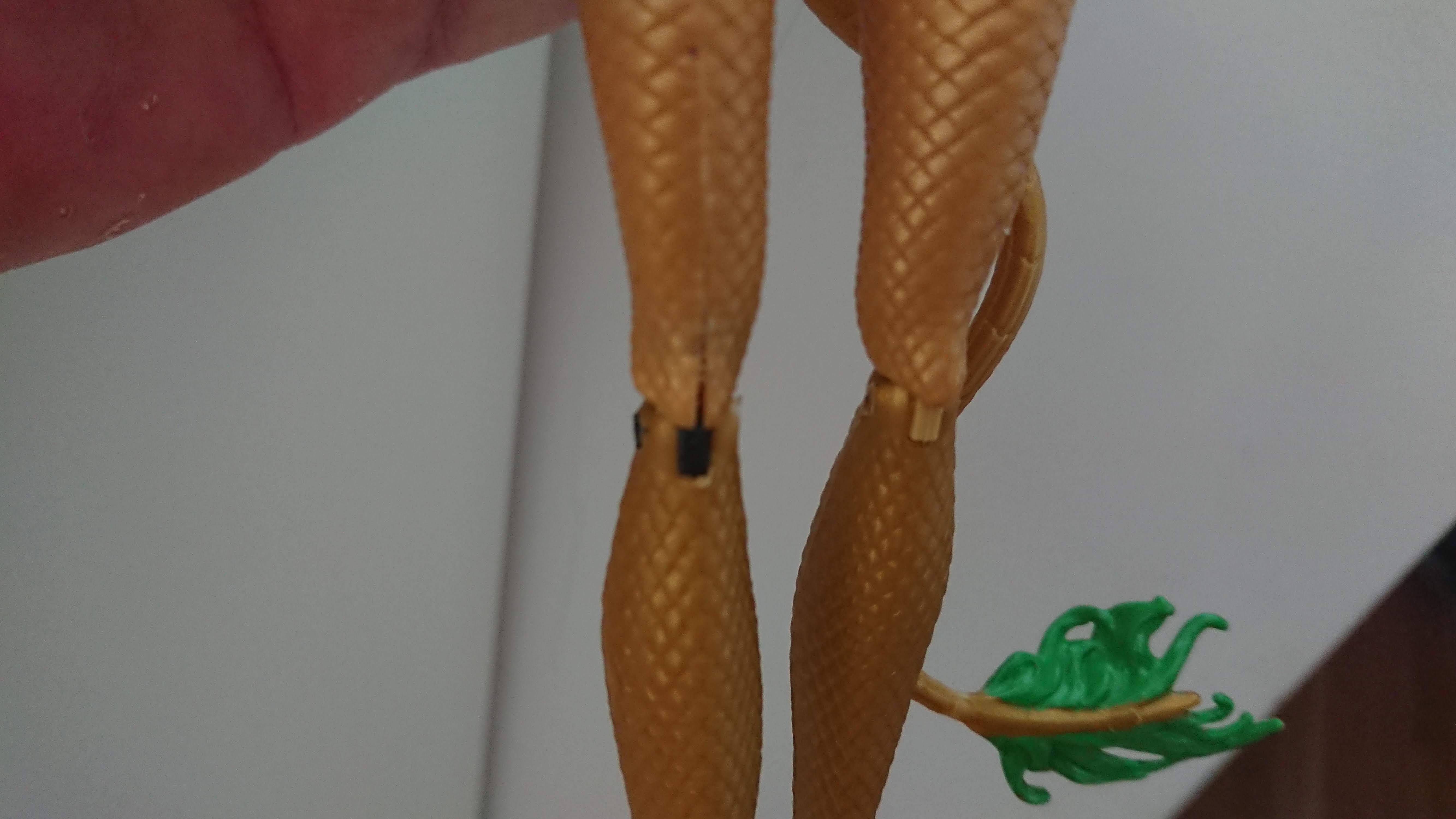 Knee replacement for Monster High dolls by Tinhead Download free STL