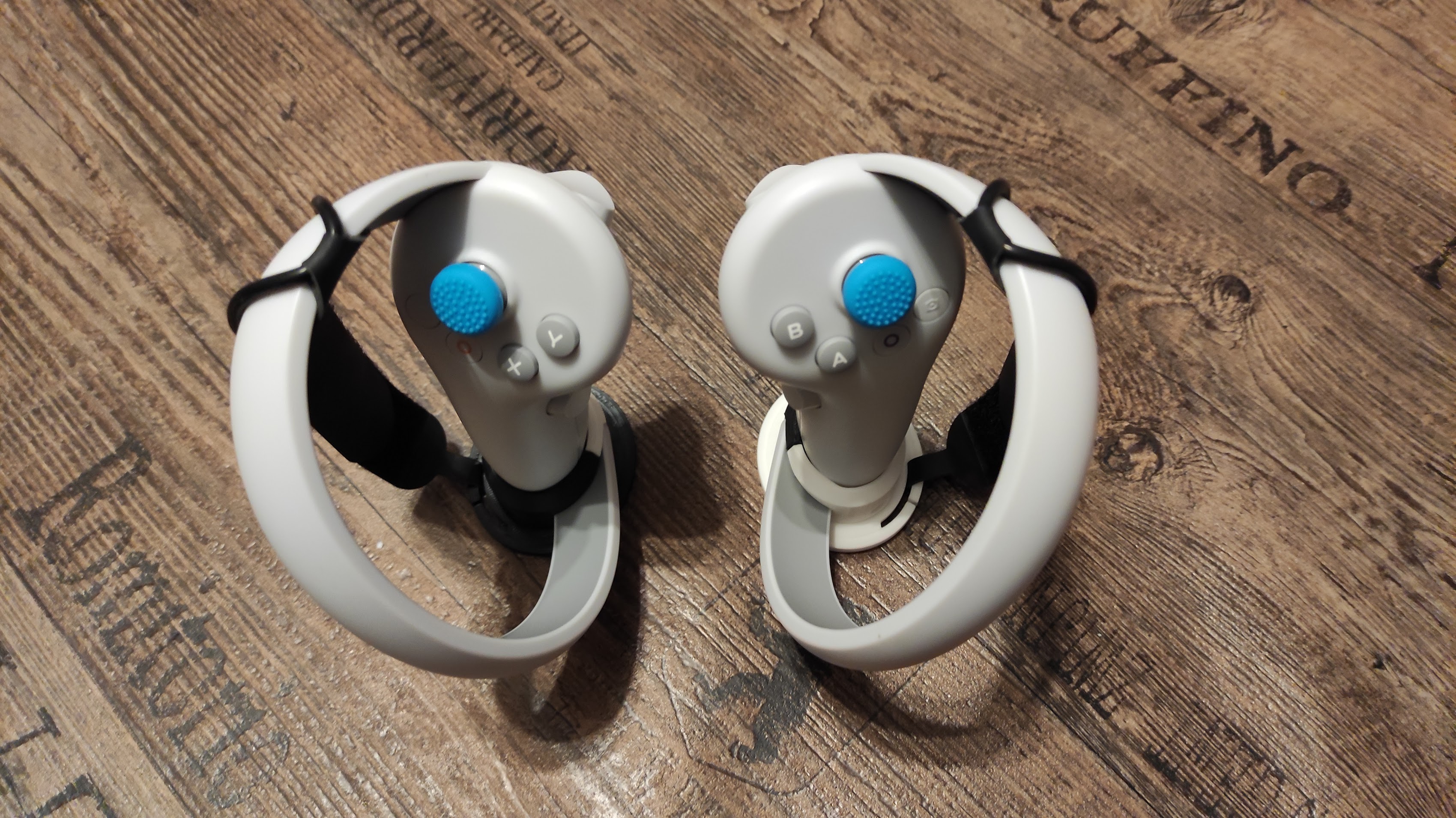 Pico 4 Knuckle Strap + Stand