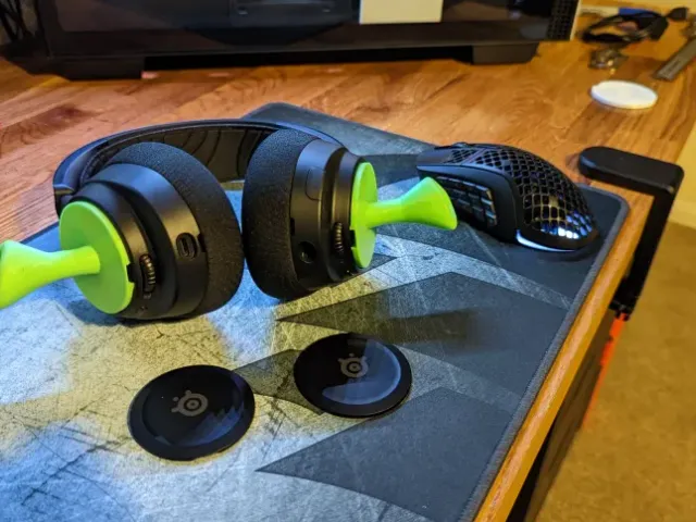 SteelSeries Arctis Nova 7 Shrek Ears