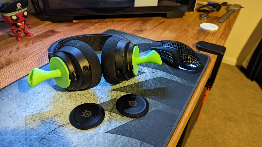 SteelSeries Arctis Nova 7 Shrek Ears
