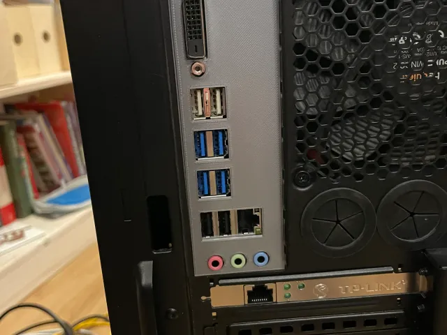 Biostar TB250-BTC I/O shield