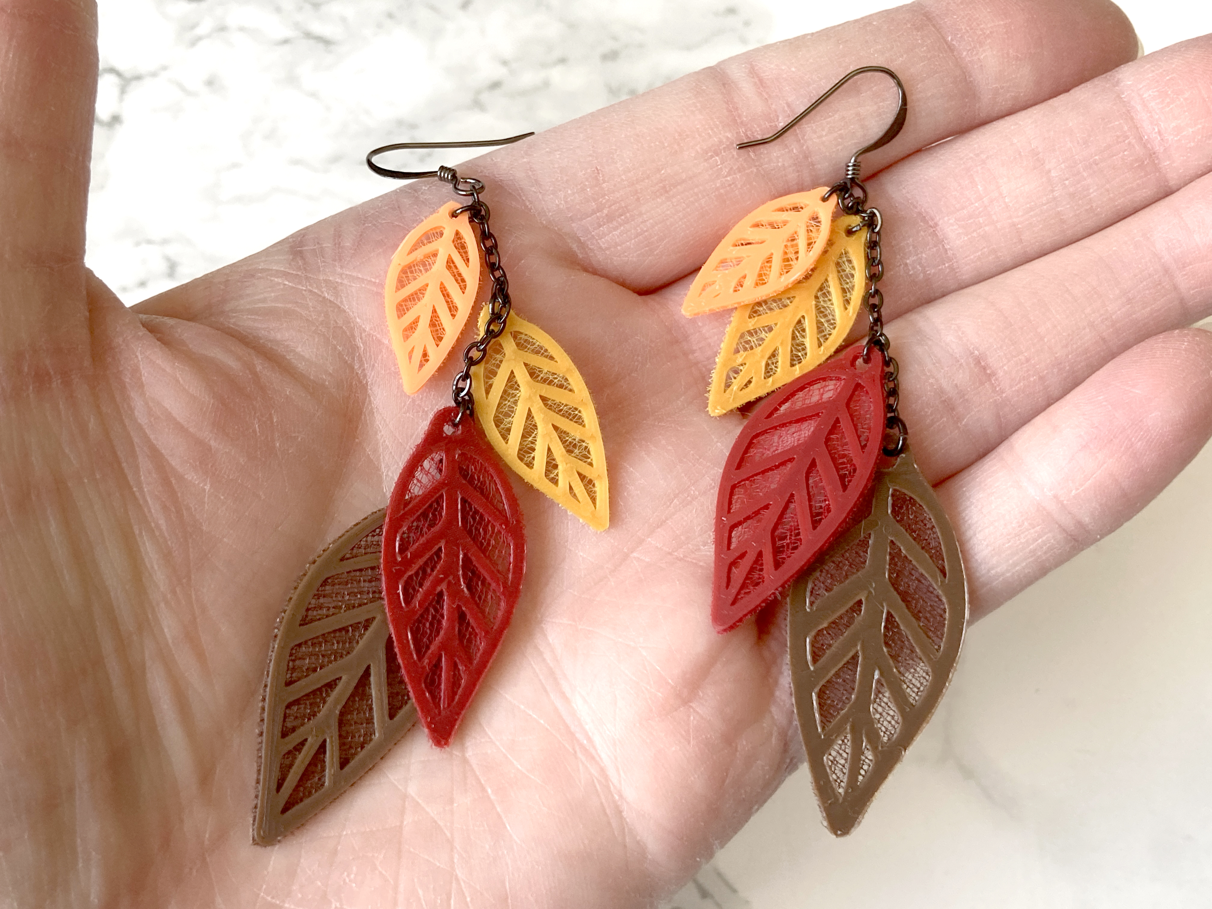 Miniatura 4 do modelo 3D Falling Leaves Earrings