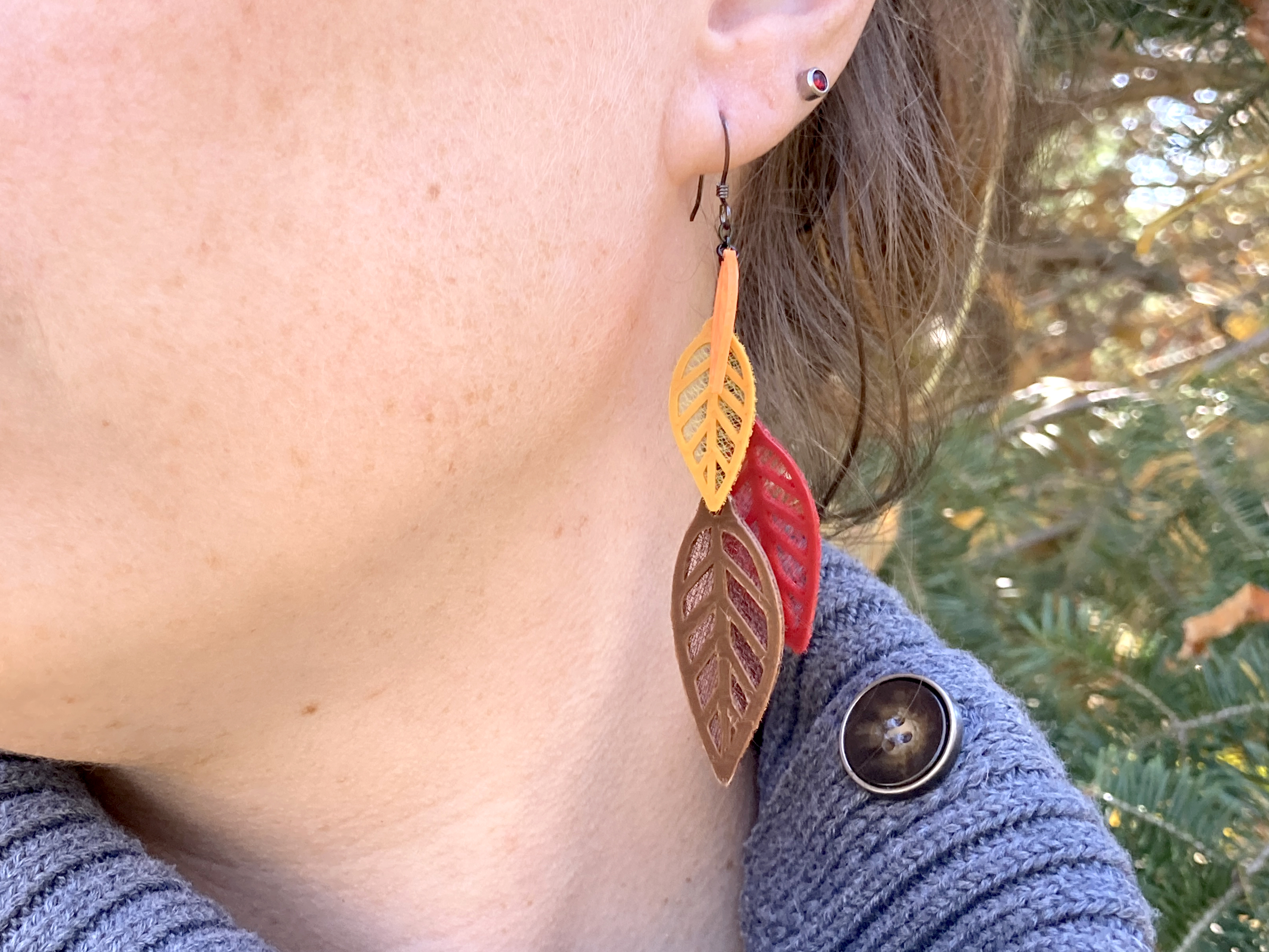 Miniatura 2 do modelo 3D Falling Leaves Earrings