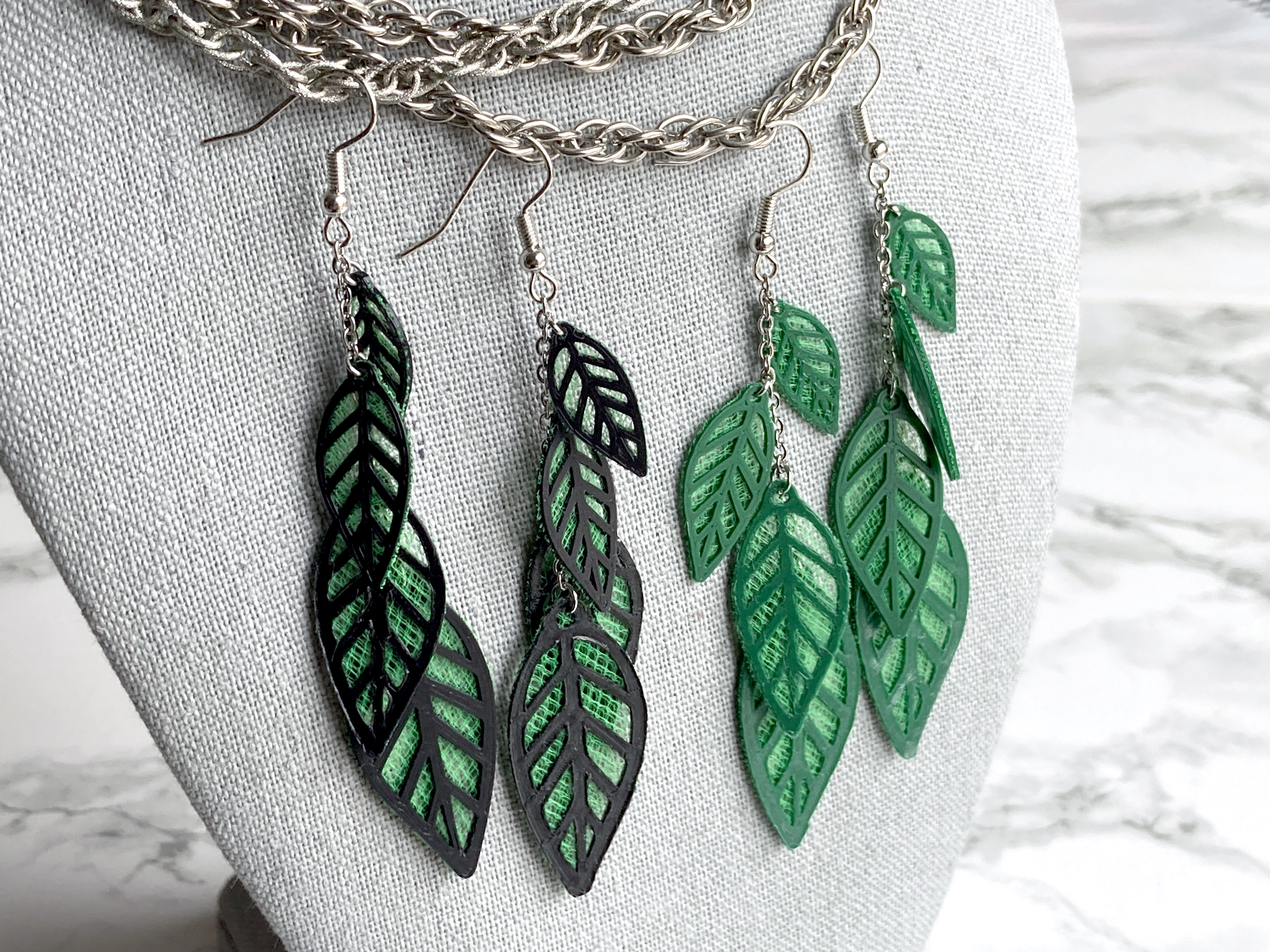 Miniatura 10 do modelo 3D Falling Leaves Earrings