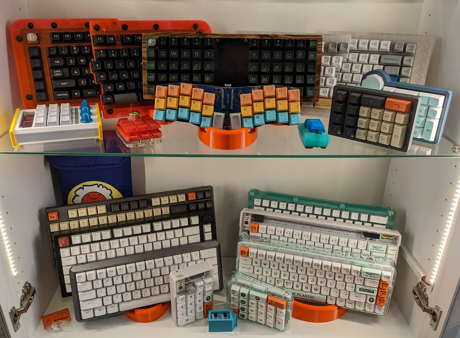 Miniatura 4 do modelo 3D Keyboard Stand - Triple
