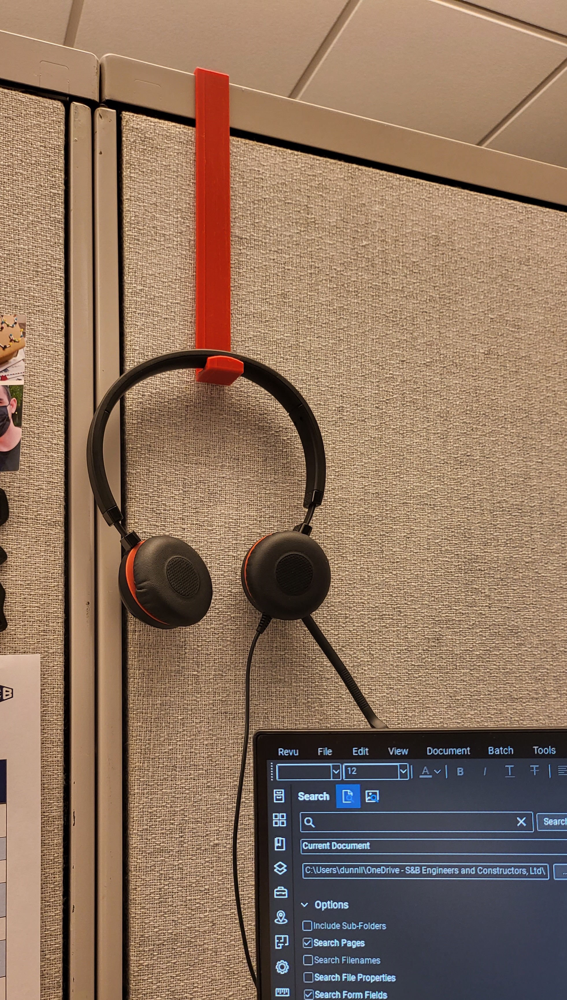 Cubicle Wall Headset Hanger by Luc Dunn Download free STL model