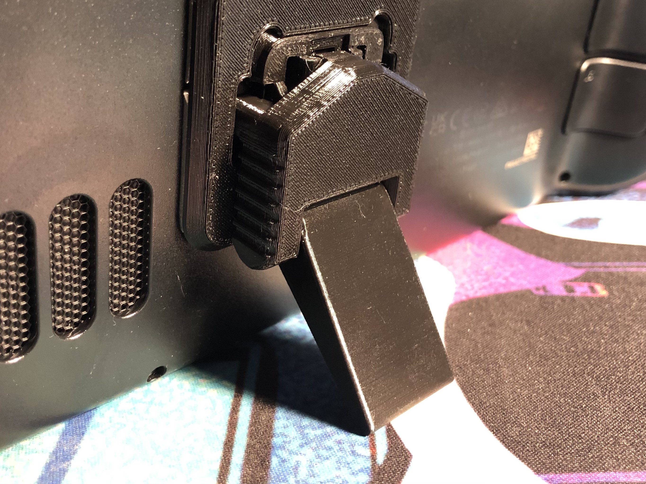 Kickstand for DeckMate system