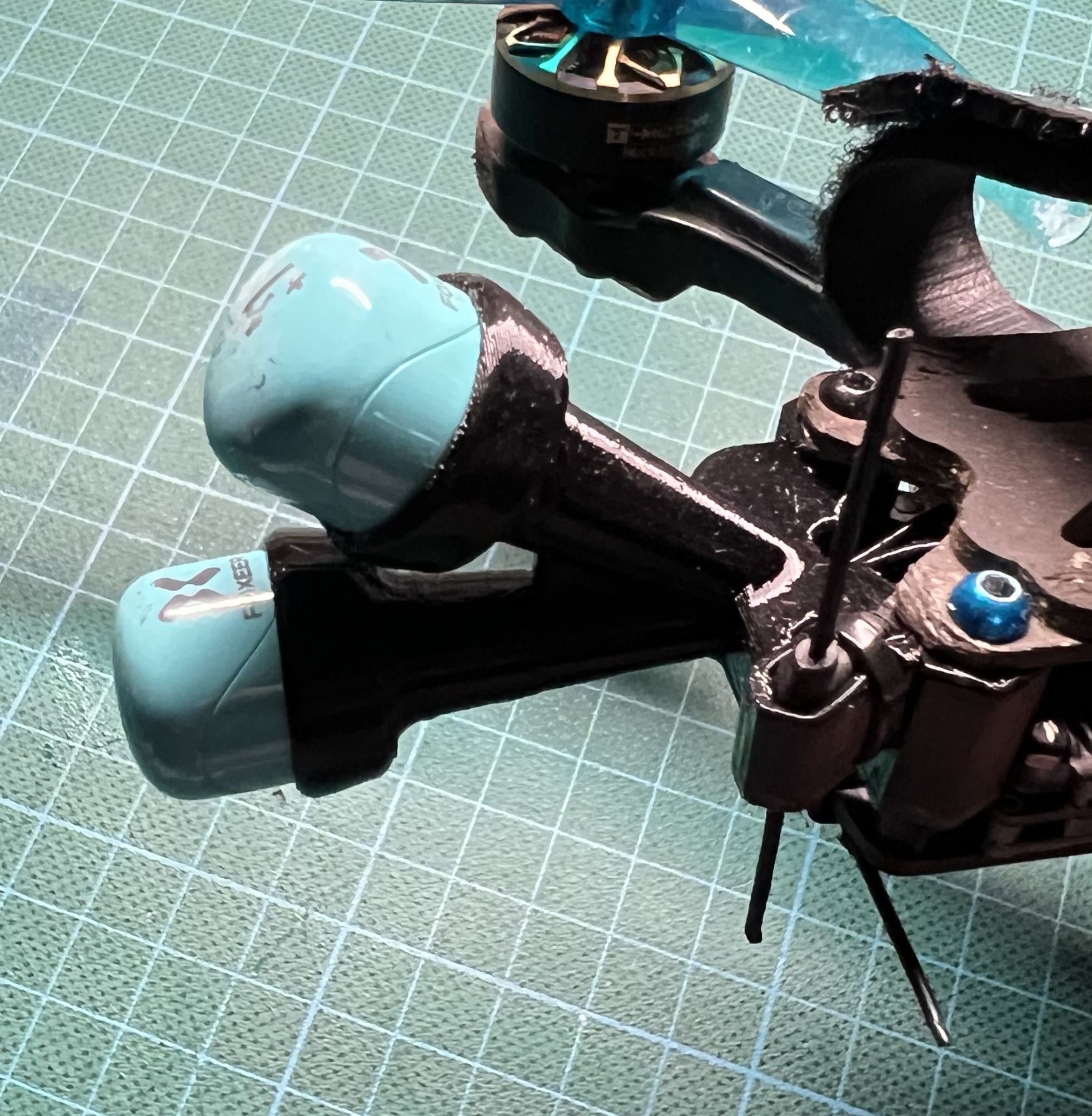 Walksnail Tracer + Foxeer Antenna v2.stl