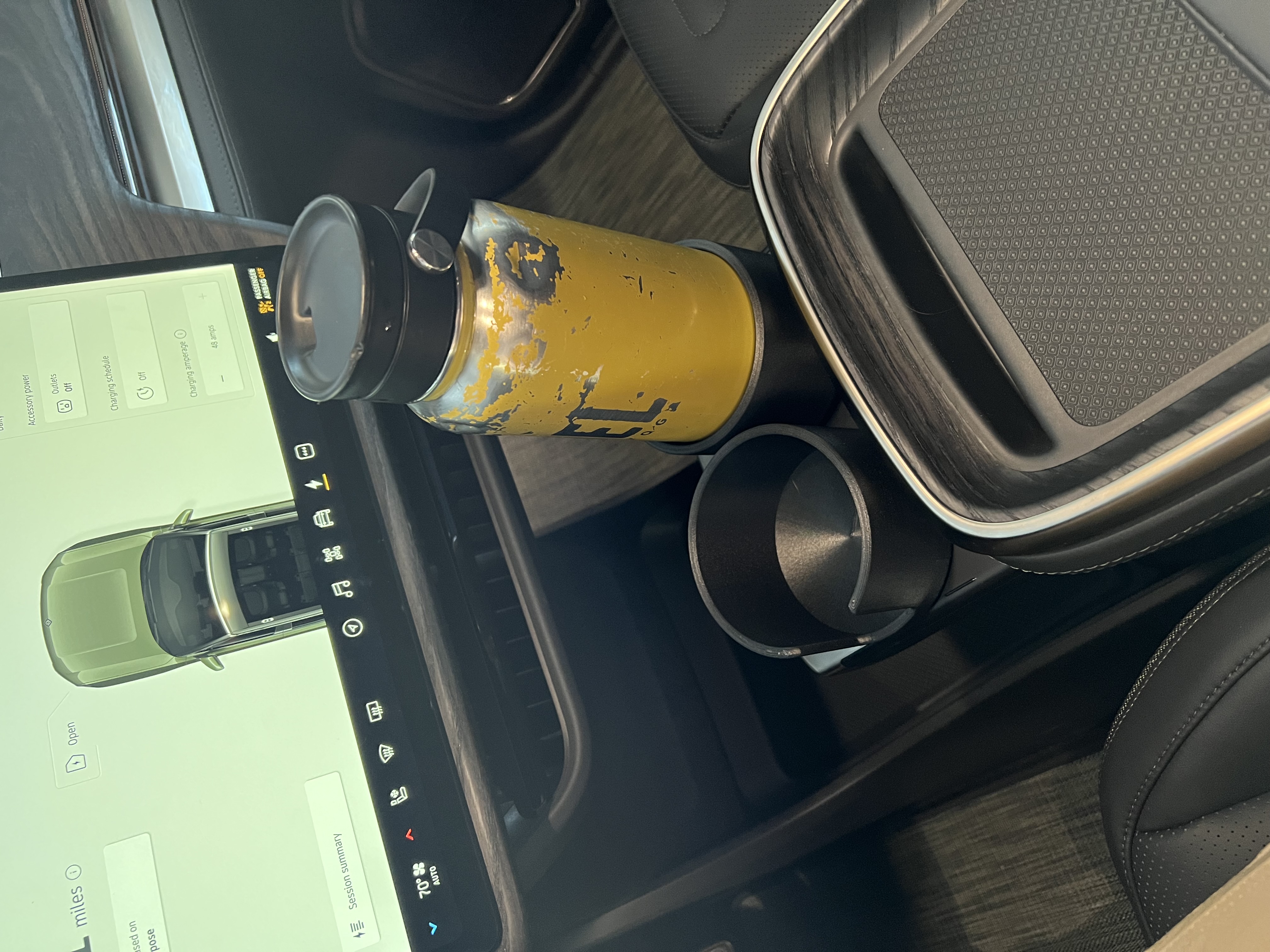 R1S and R1T Hydroflask and Mug holder for Rivian