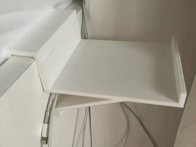 Držák na mobil + hodinky na rám postele